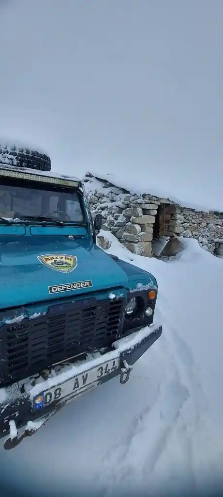Artvin’de kar yağışı sonrası yüksek kesimler beyaza büründü