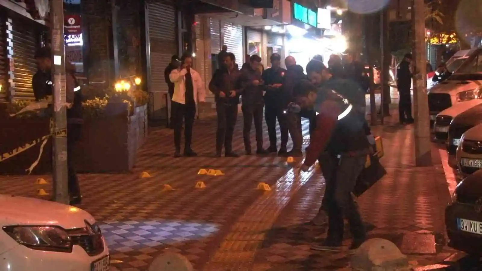 Bahçelievler’de bir işyerine uzun namlulu silahlarla saldırı düzenlendi: 1’i ağır 5 yaralı