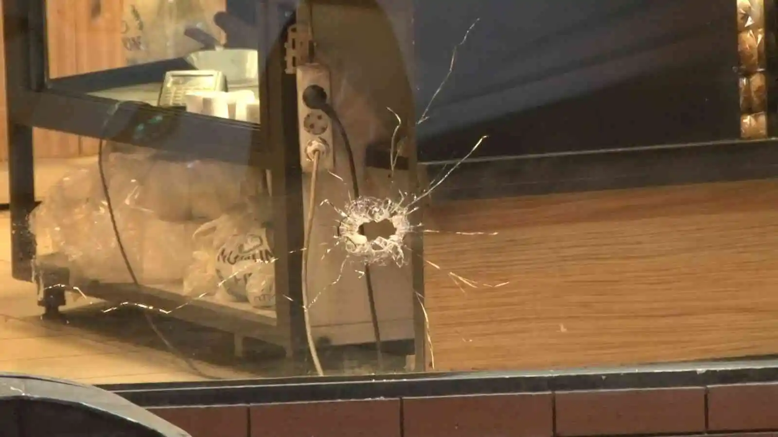 Bahçelievler’de bir işyerine uzun namlulu silahlarla saldırı düzenlendi: 1’i ağır 5 yaralı