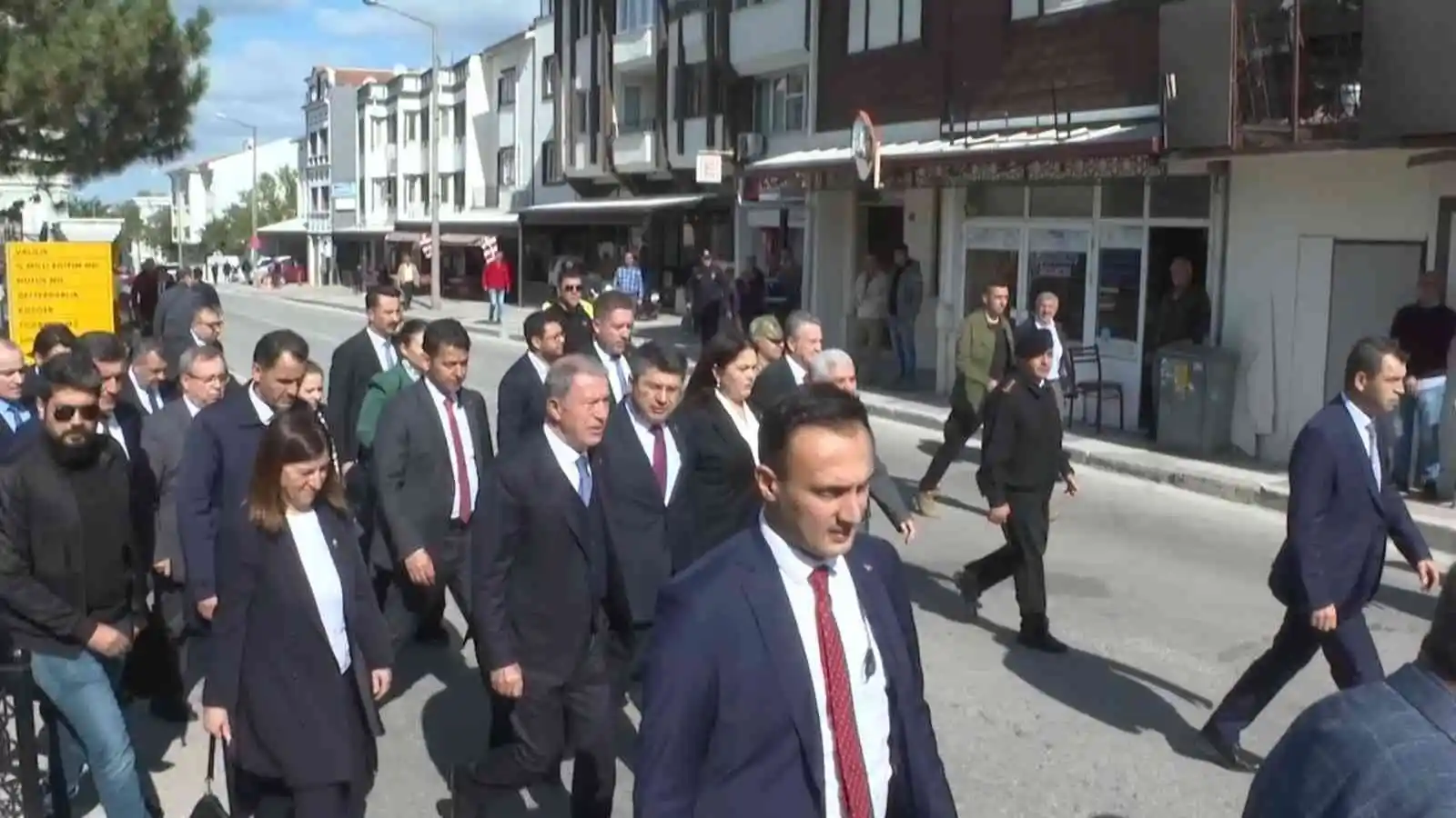 Bakan Akar: