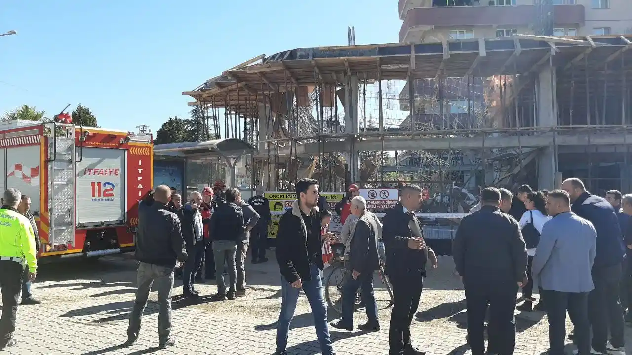 Balıkesir’de inşaat çöktü: 5 yaralı