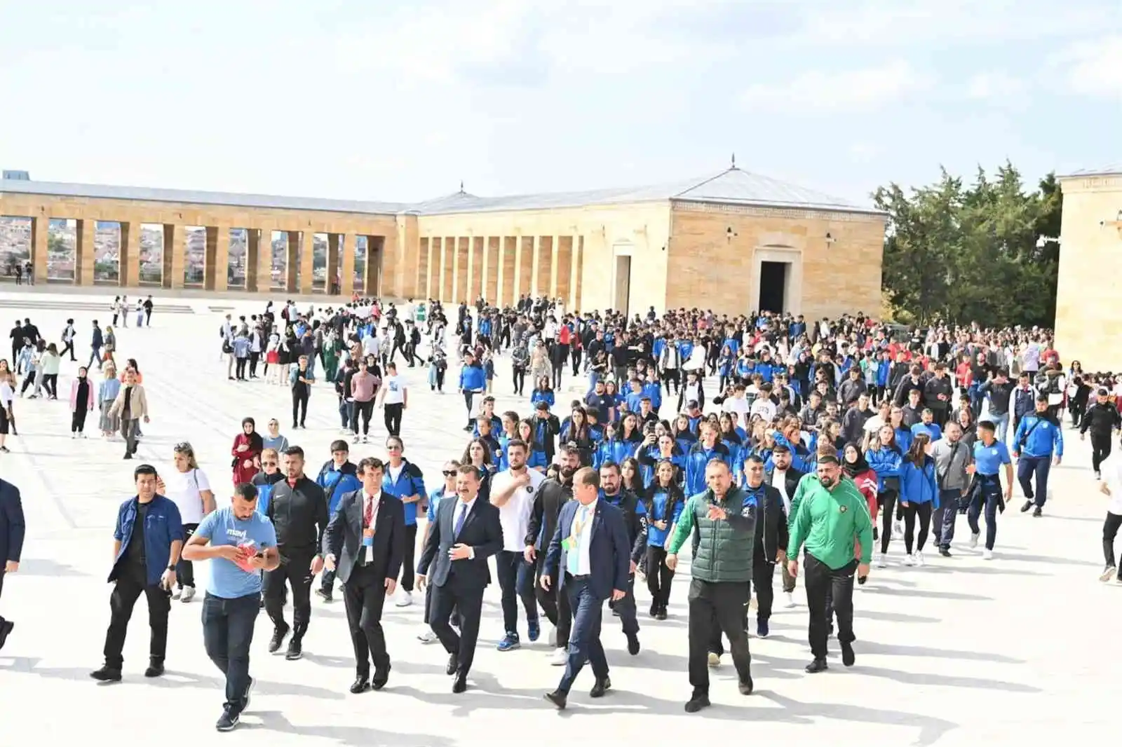 Balıkesirli gençler Ata’nın huzurunda

