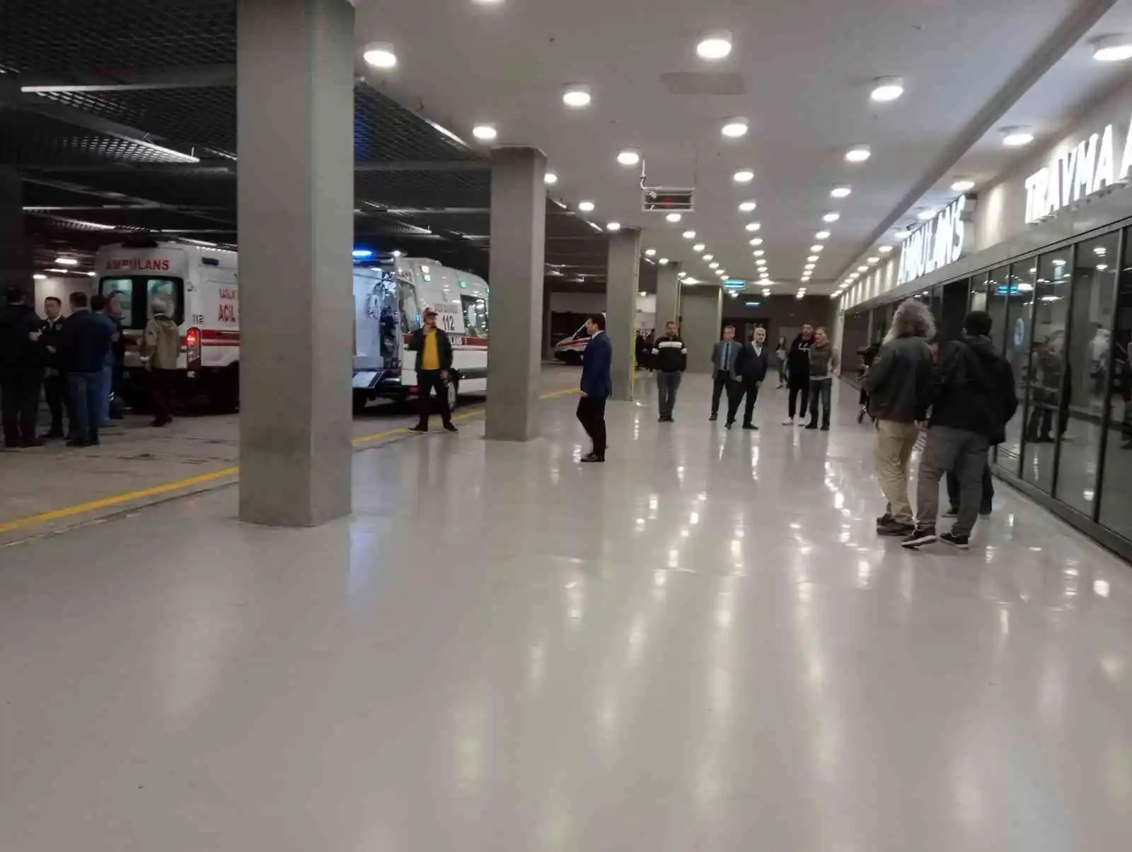 Bartın'da meydana gelen patlamada yaralanan 6 kişi 2 ambulans uçakla Başakşehir Çam ve Sakura Şehir Hastanesi'ne getirildi