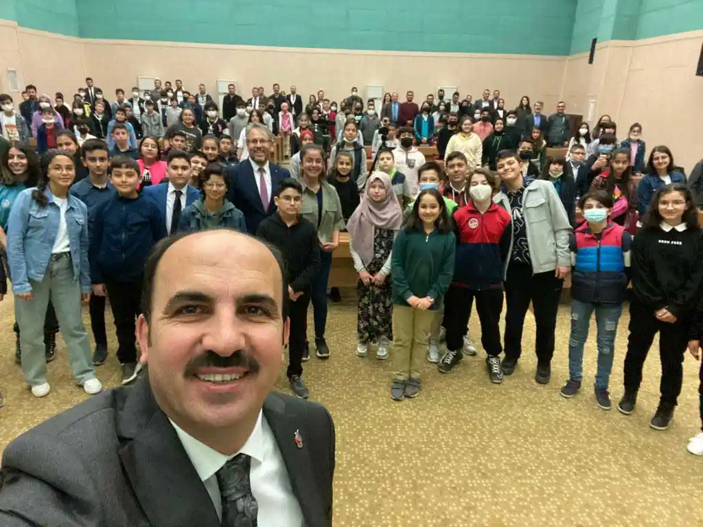 Başkan Altay'dan 7-18 yaş arası gençlere sürpriz
