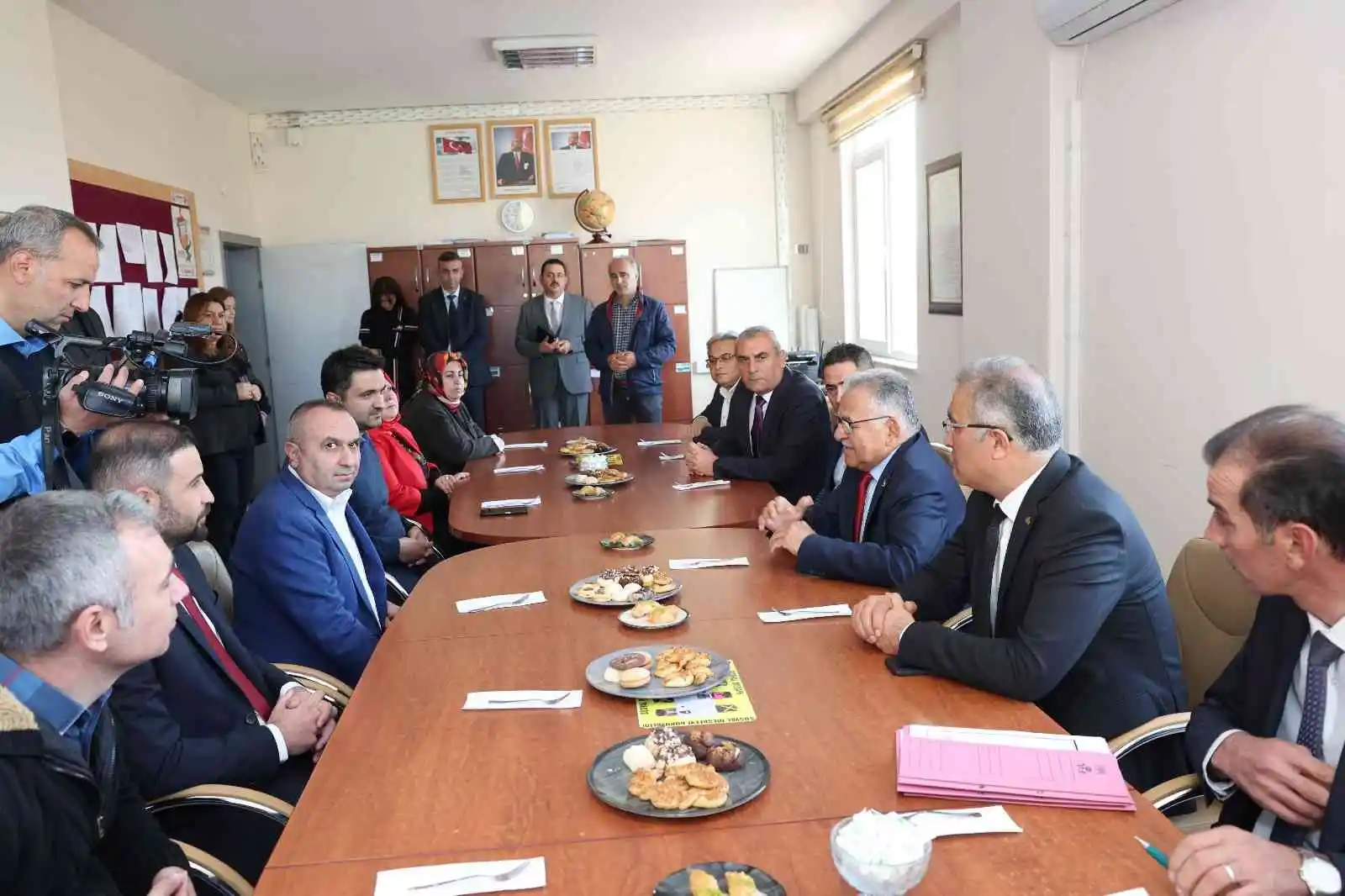 Başkan Büyükkılıç, haftaya gençlerle birlikte başladı