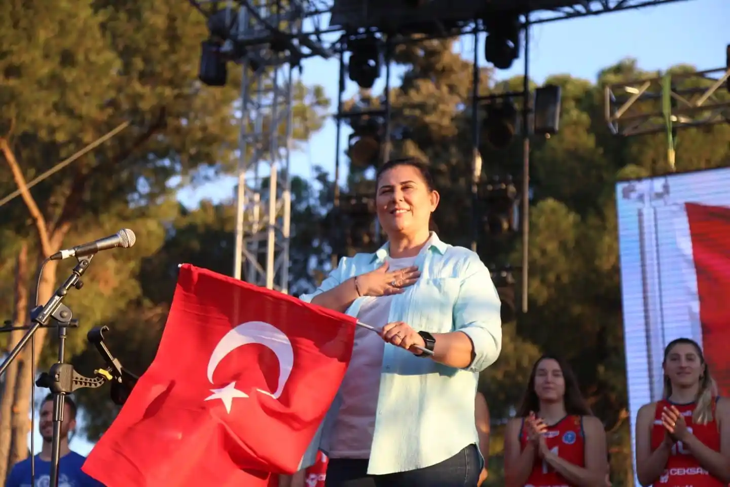Başkan Çerçioğlu ve Aydın’ın Sultanları otizme dikkat çekti