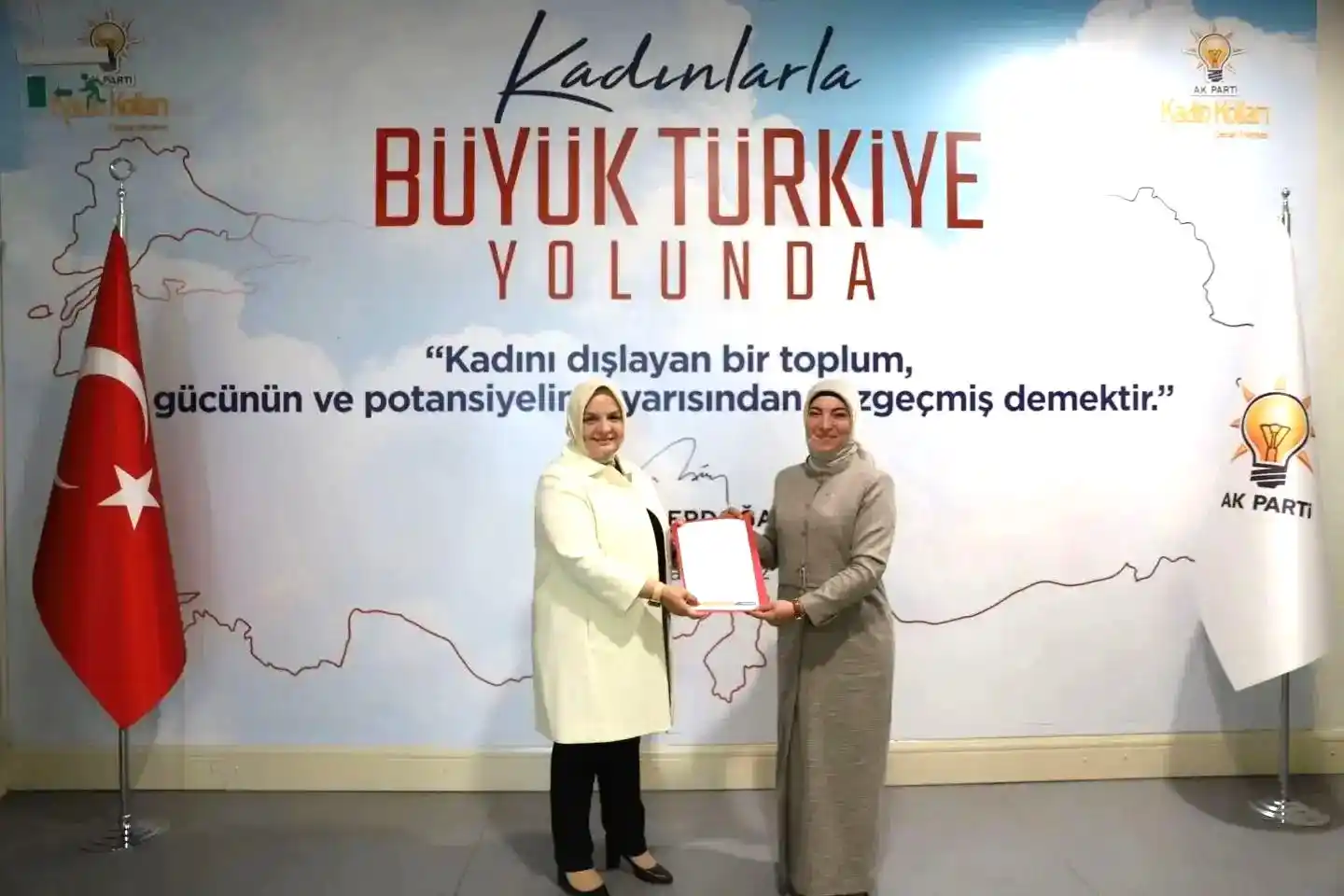 Başkan Esra Özbek Balcı: "Kadınlar siyasetin nesnesi değil, özdesidir"