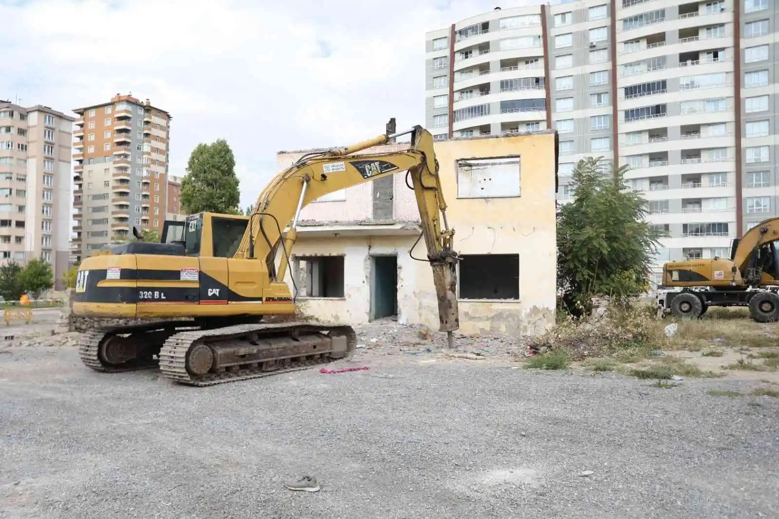 Başkan Palancıoğlu, Yıldırım Beyazıt yıkım çalışmalarına katıldı
