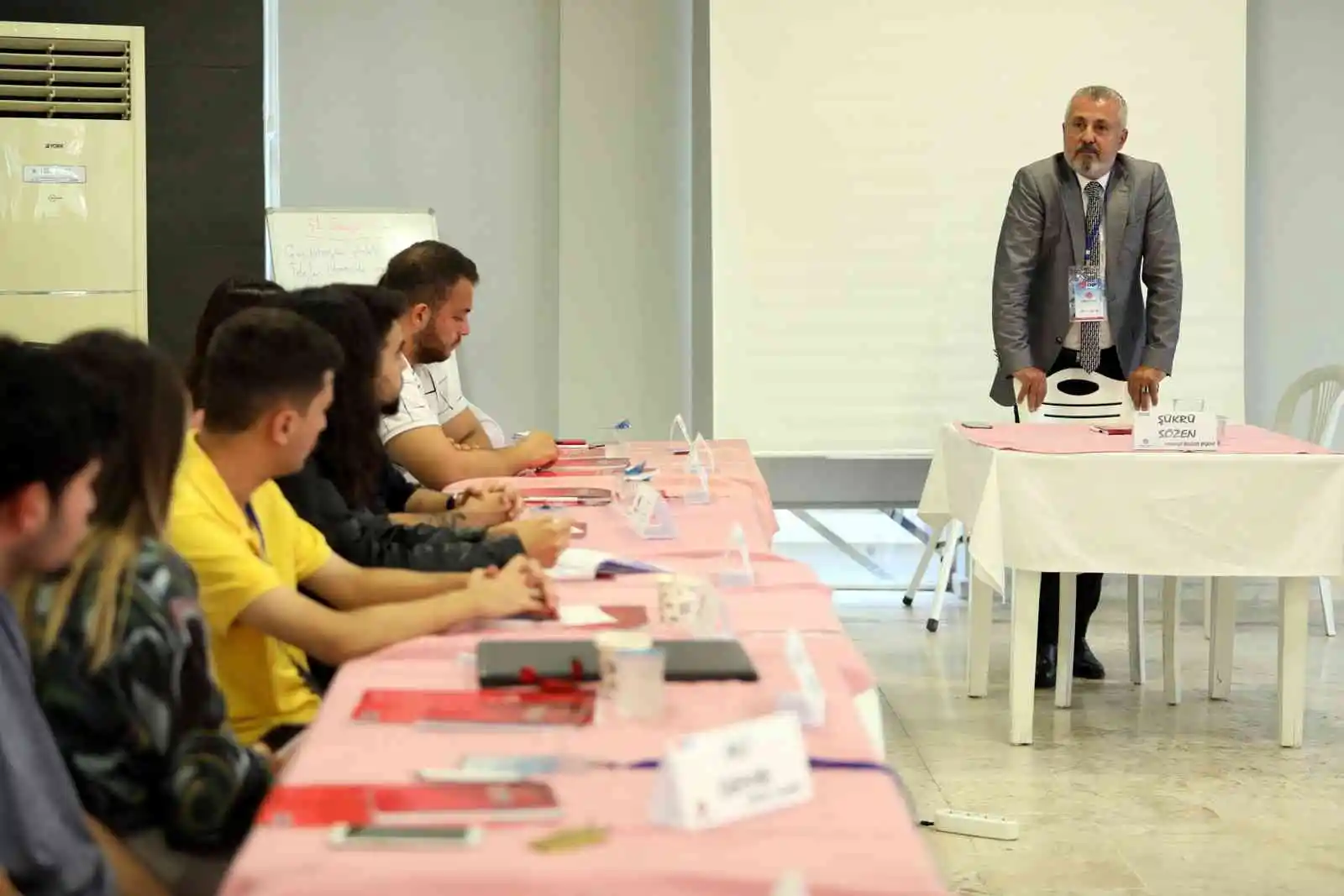 Başkan Şükrü Sözen CHP’li gençlerle buluştu
