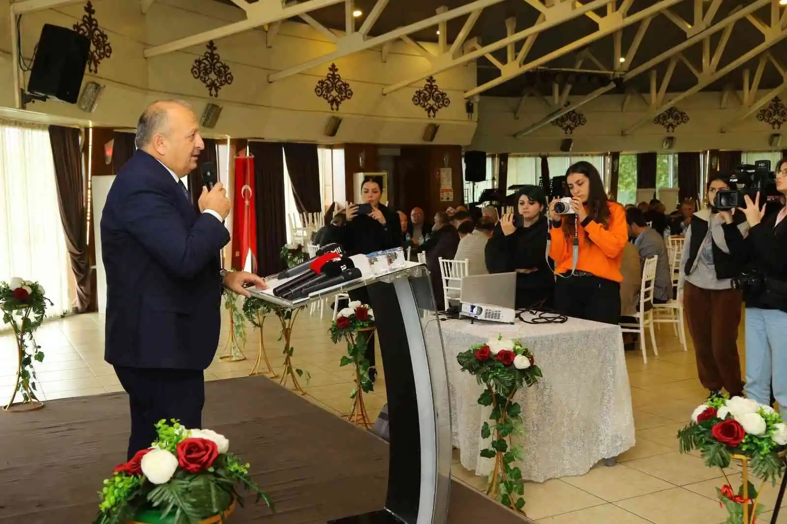 Başkan Tavlı: “135 milyon TL borç ile devraldığımız belediyeyi 70 milyon borç ile yönetiyoruz”