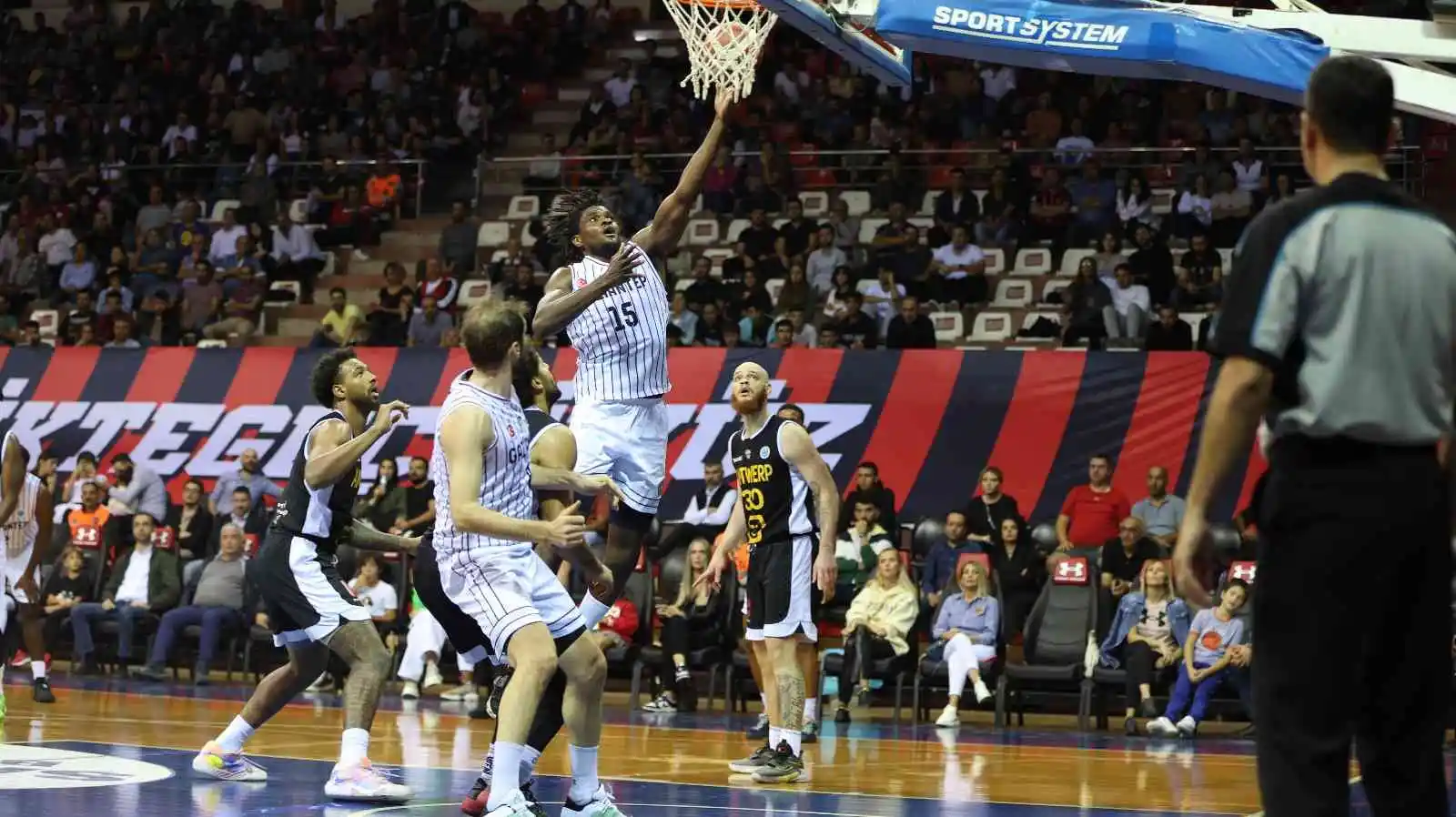 Basketbol FIBA Europe Cup: Gaziantep Basketbol: 82 - Telent Giants Antwerp: 63
