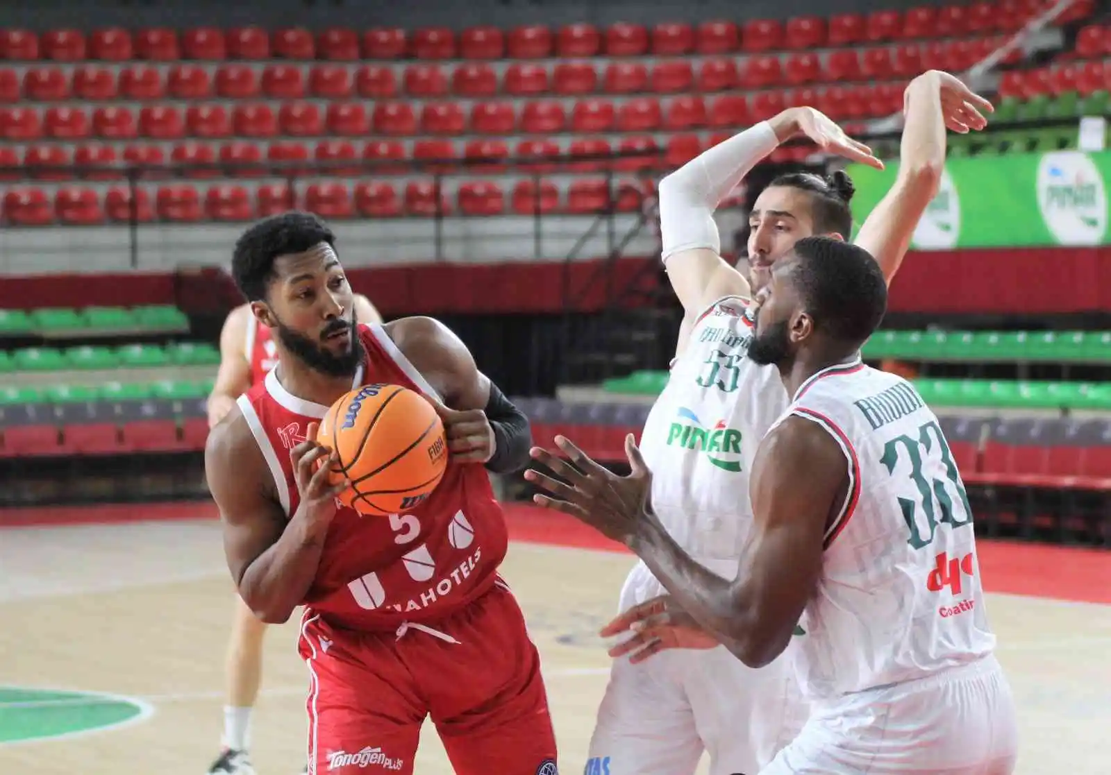 Basketbol Şampiyonlar Ligi: Pınar Karşıyaka: 83 - Reggio Emilia: 76