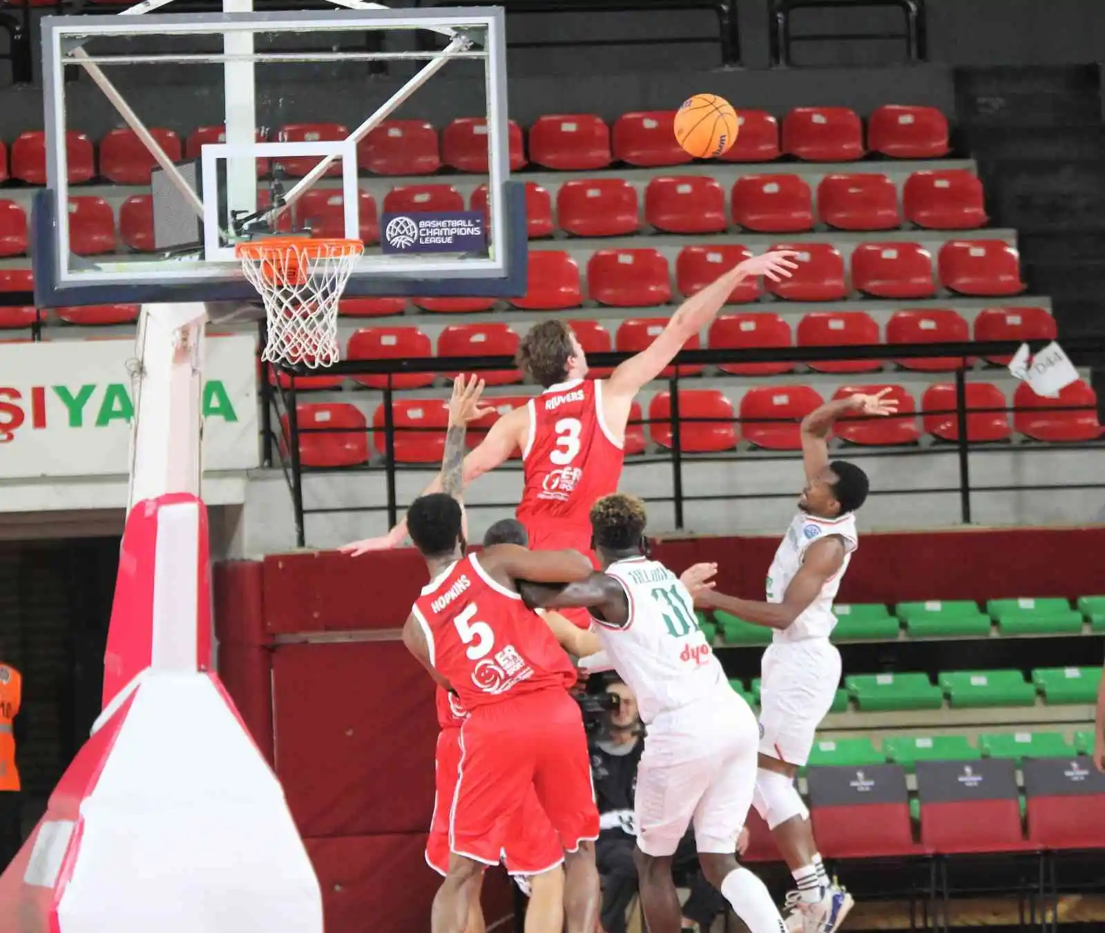 Basketbol Şampiyonlar Ligi: Pınar Karşıyaka: 83 - Reggio Emilia: 76