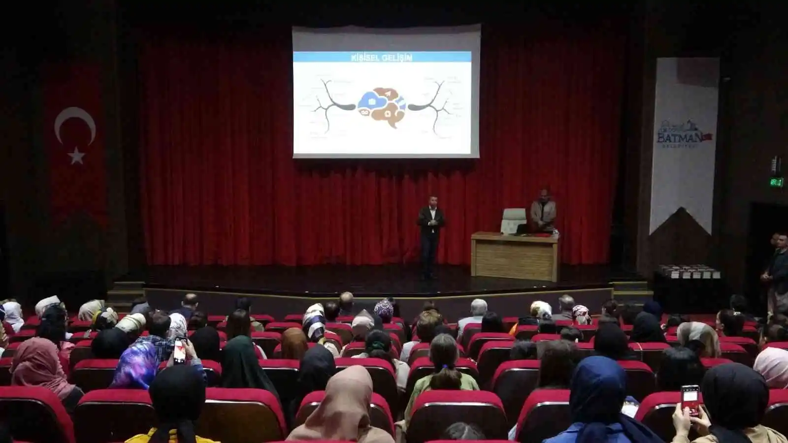 Batman'da kişisel gelişim ve girişimcilik semineri düzenlendi
