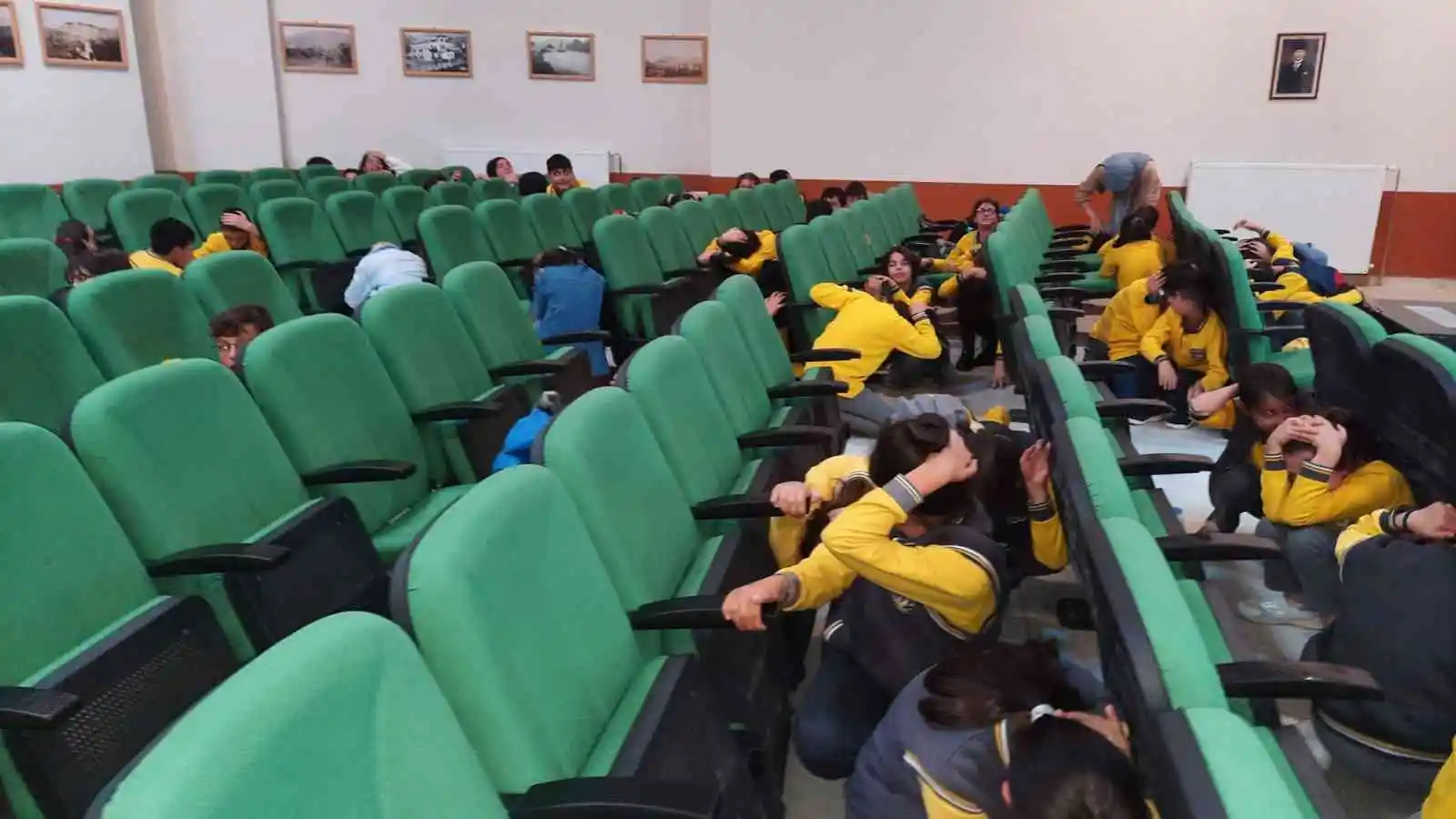 Bayburt'ta okullarımızda eş zamanlı tatbikatlar gerçekleştirildi