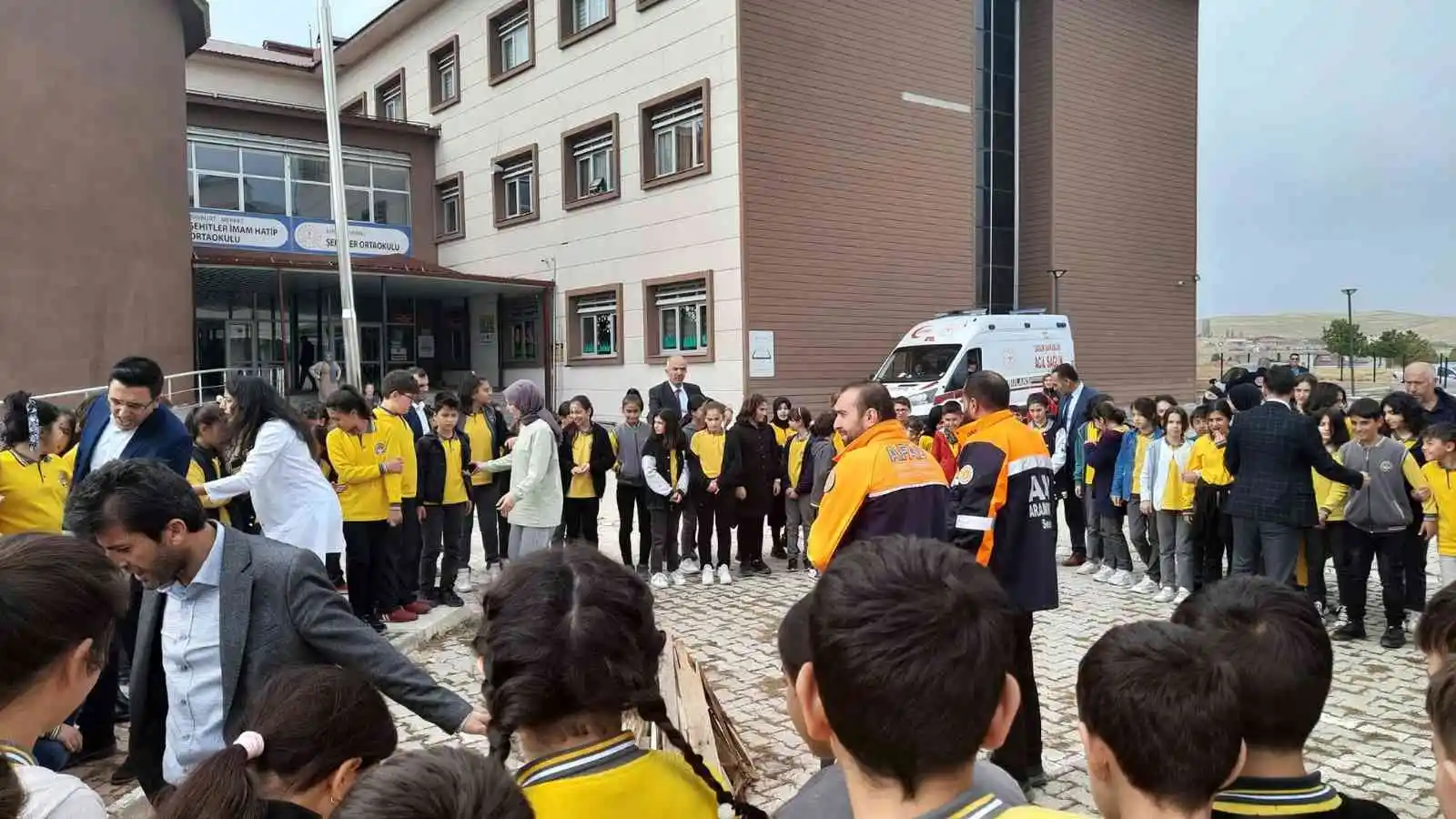 Bayburt’ta okullarımızda eş zamanlı tatbikatlar gerçekleştirildi