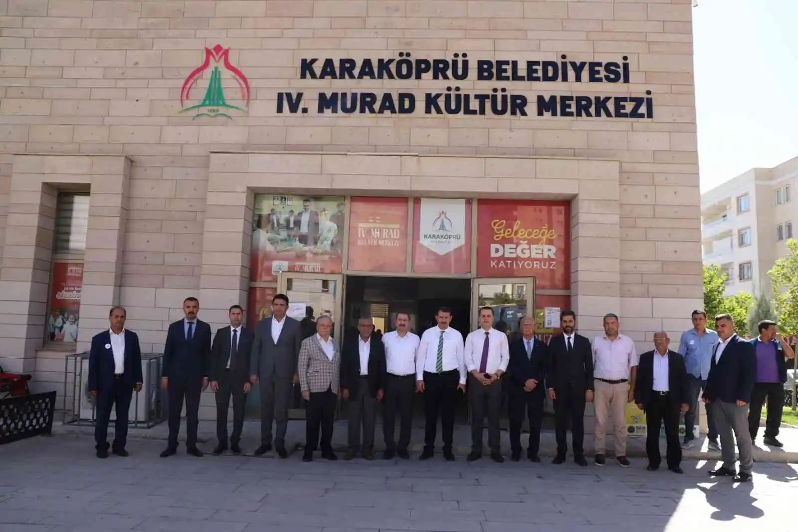 Baydilli, Vali Ayhan'a Karaköprü'yü gezdirdi