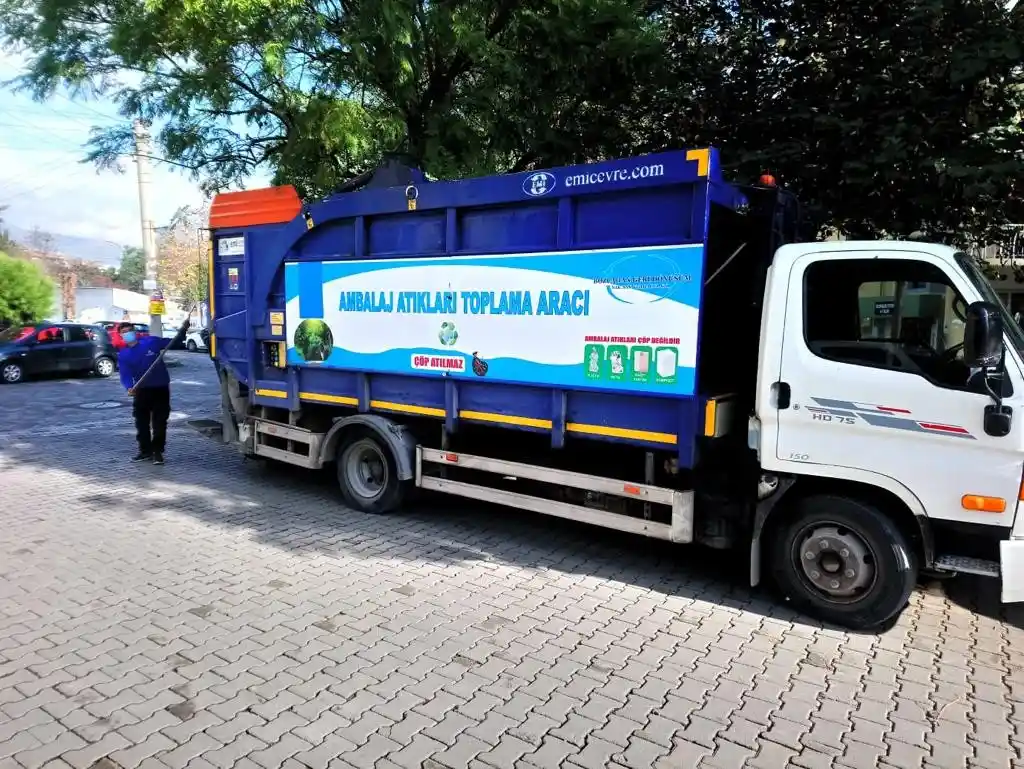 Bayraklı Belediyesinden geri dönüşüme büyük destek
