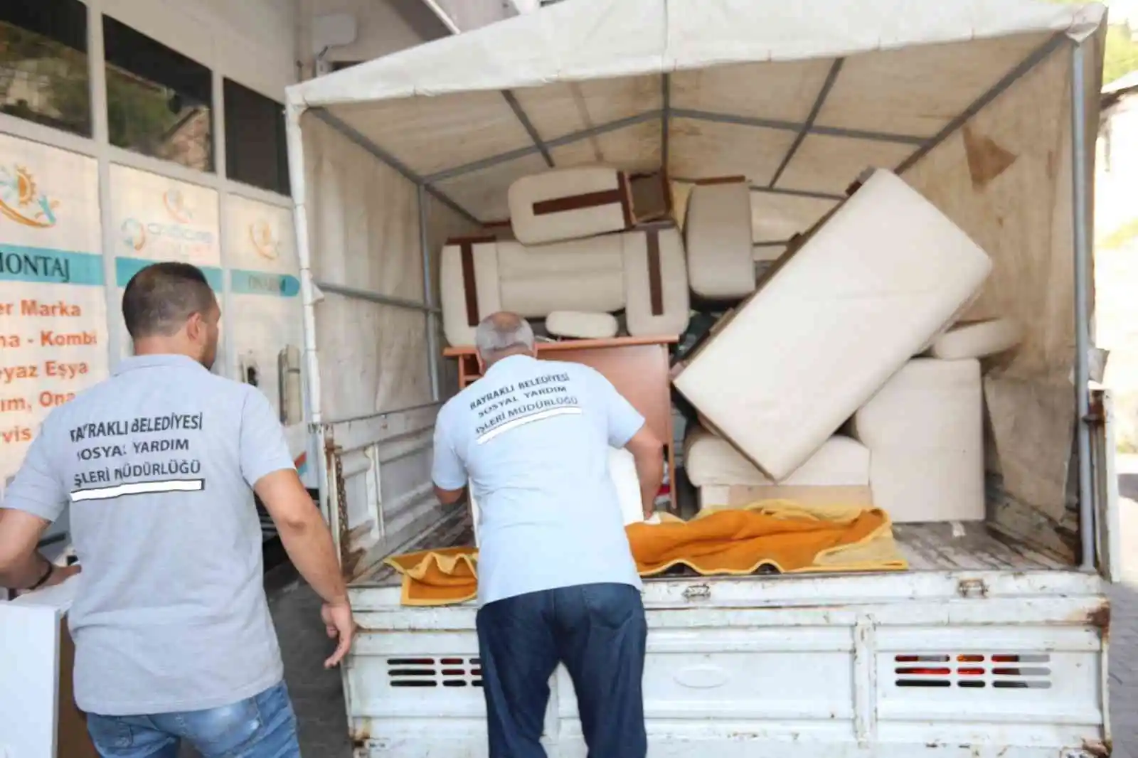 Bayraklı Belediyesinden üniversite öğrencilerine ev eşyası desteği