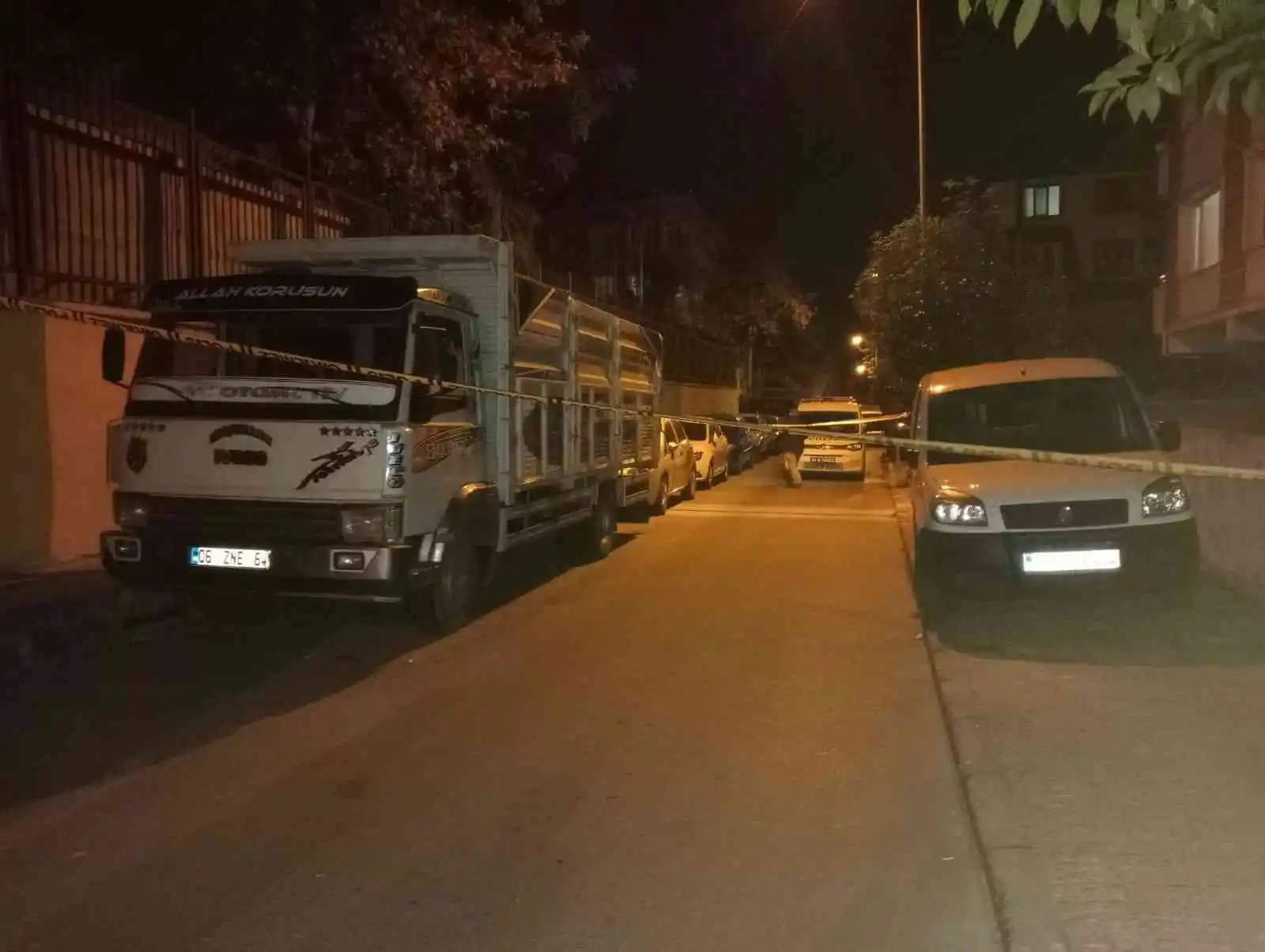 Bayrampaşa'da bir kişi kamyonet içinde ölü halde bulundu
