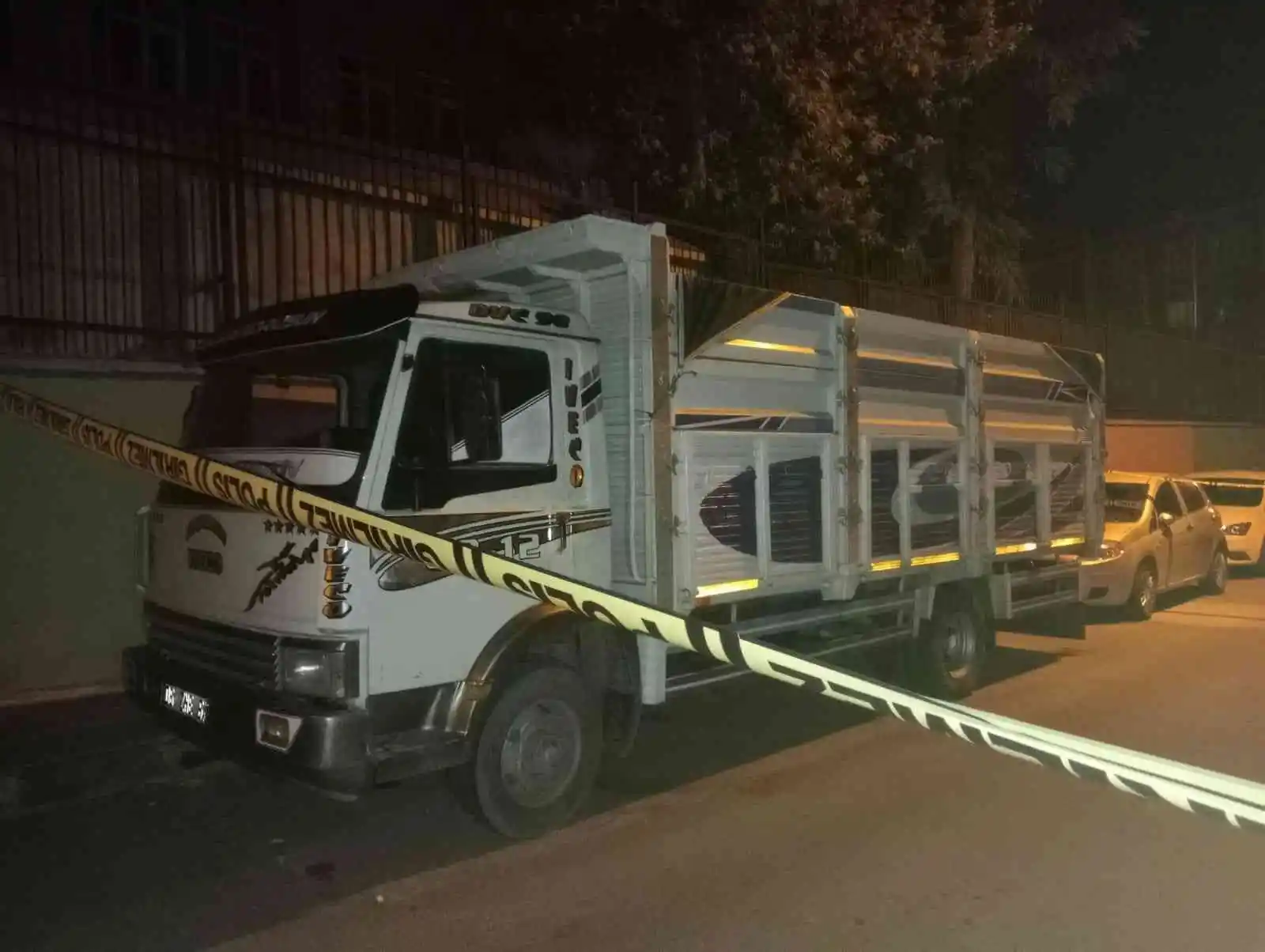 Bayrampaşa’da bir kişi kamyonet içinde ölü halde bulundu
