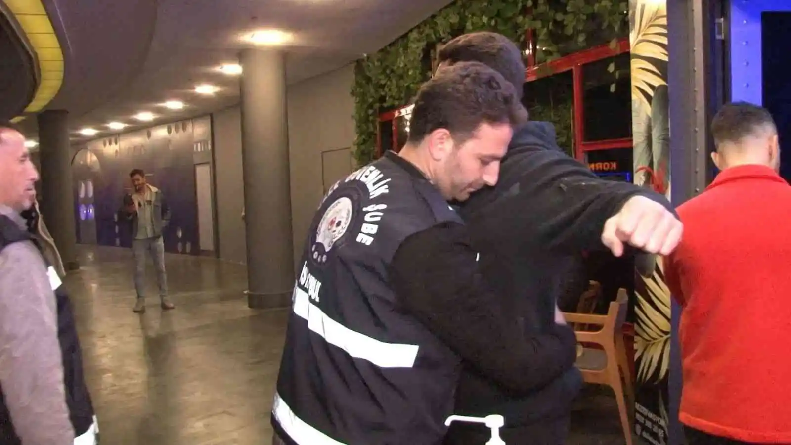 Beylikdüzü’nde eğlence mekanlarına polis denetimi