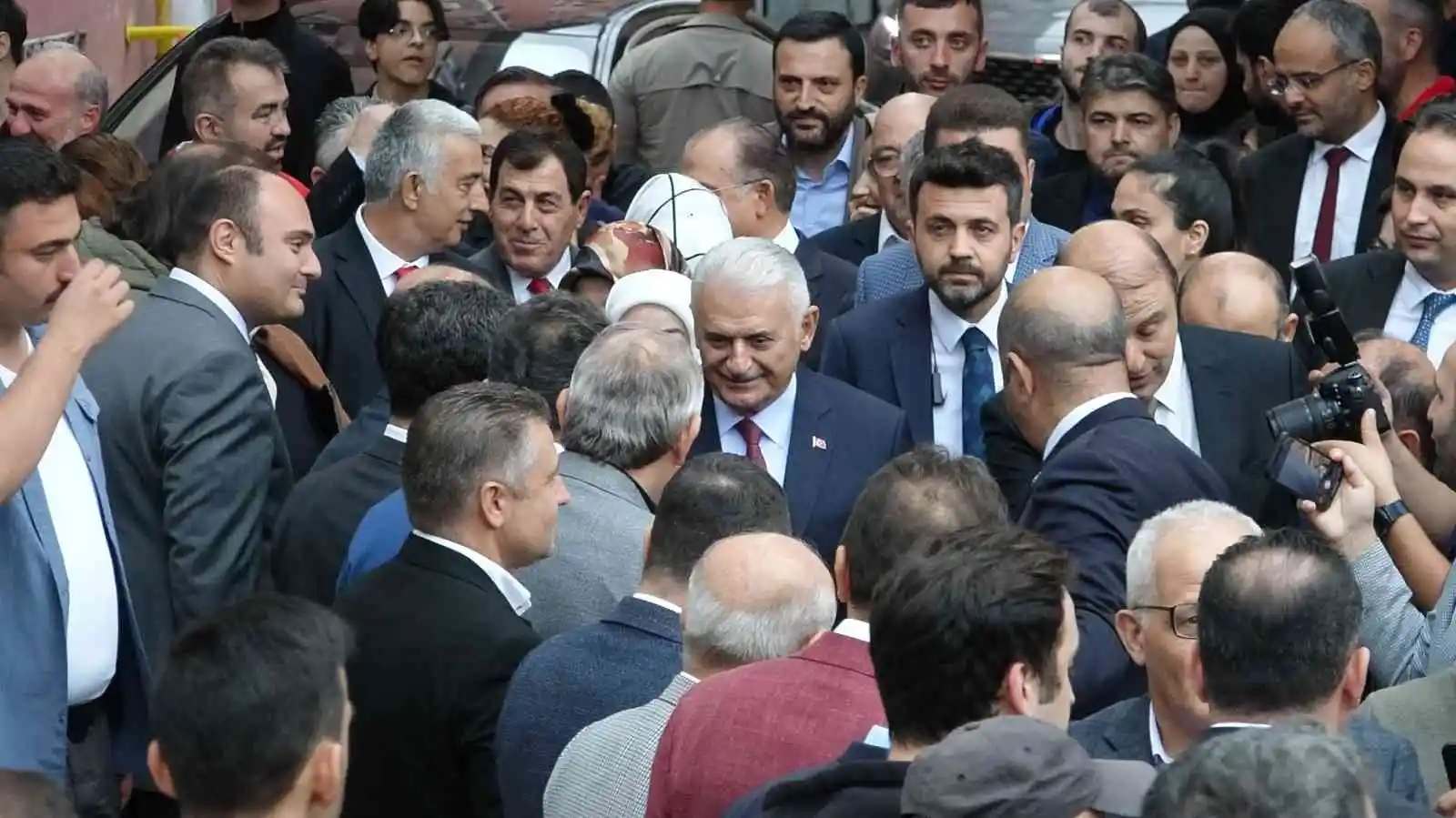 Binali Yıldırım, Trabzon'da anaokulu açılışına katıldı
