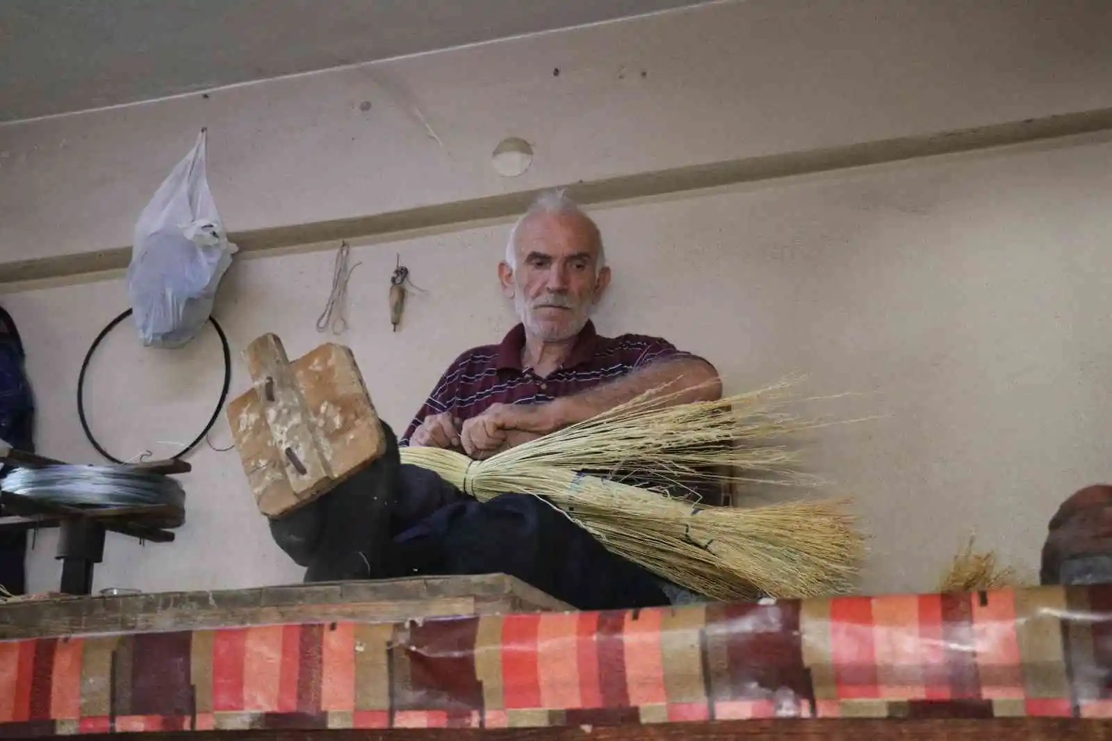 Binbir emekle üretiliyor, 50 liraya satılıyor
