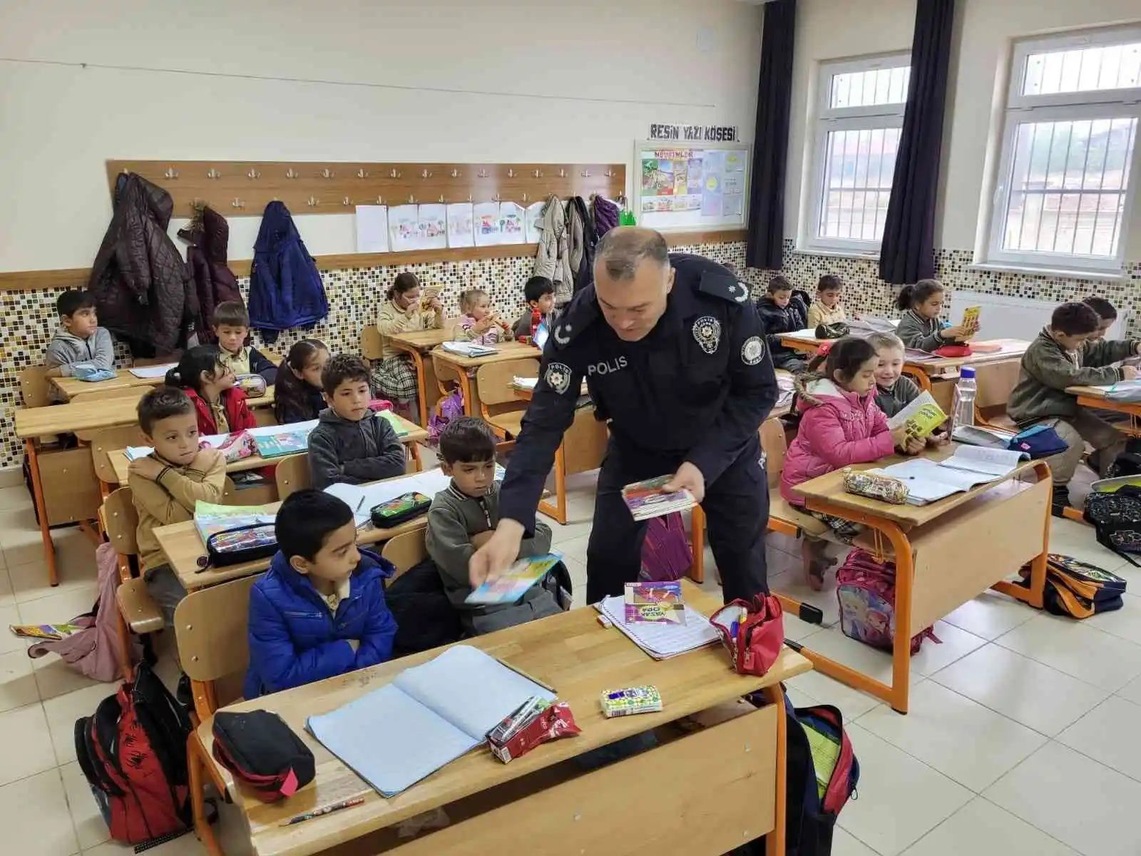 Bolvadin’de öğrencilere trafik eğitimi verildi

