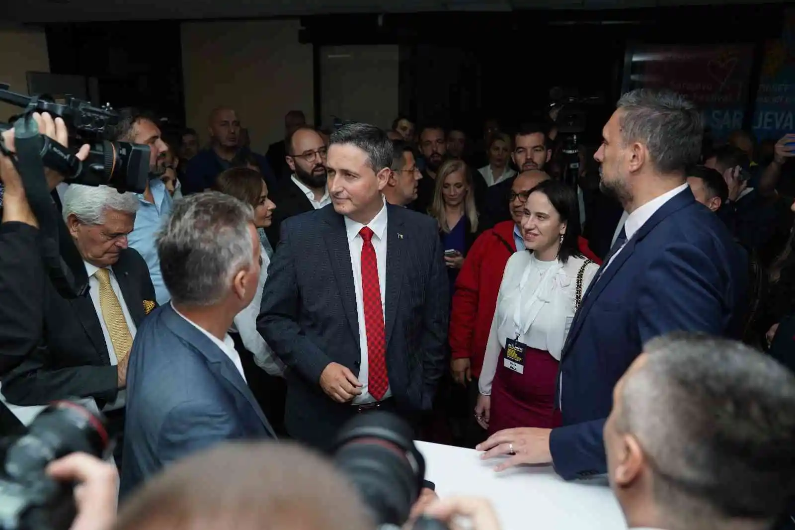 Bosna Hersek'te genel seçimin ilk sonuçları açıklandı
