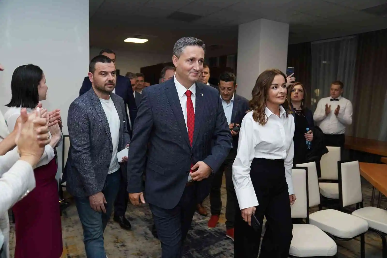 Bosna Hersek’te genel seçimin ilk sonuçları açıklandı
