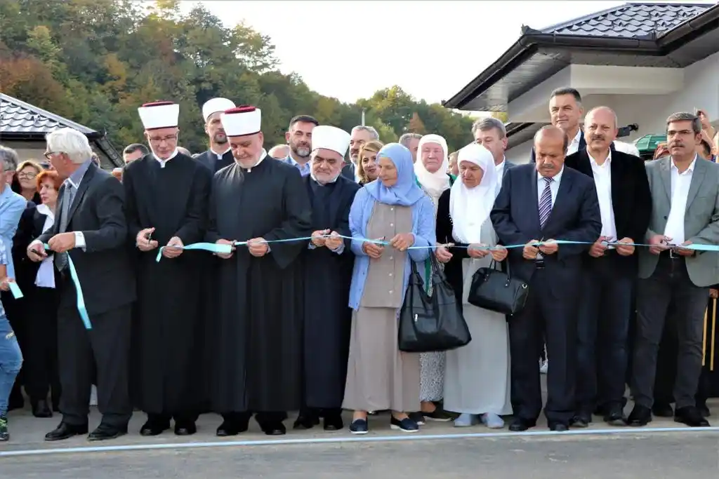 Bosna Hersek'te "Srebrenitsa Anneleri" Bakım Evi açıldı