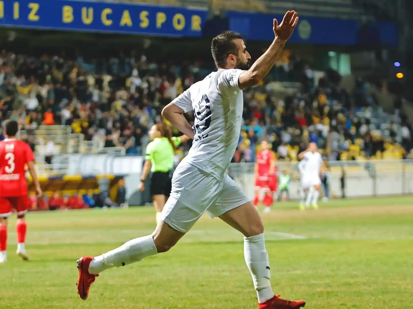 Bucaspor'da Erhan Çelenk fırtınası