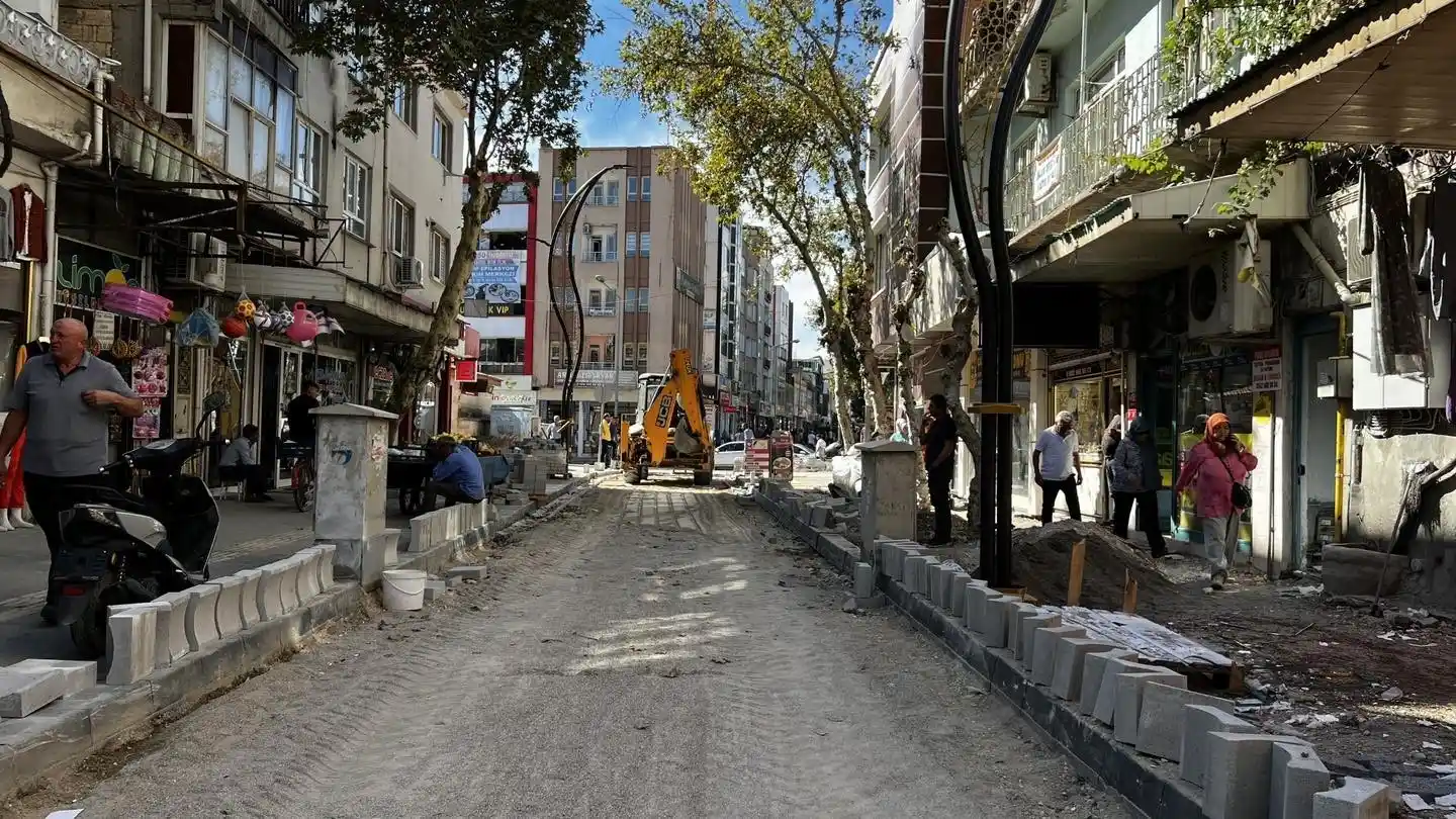 Buhara Caddesinde çalışmalar devam ediyor