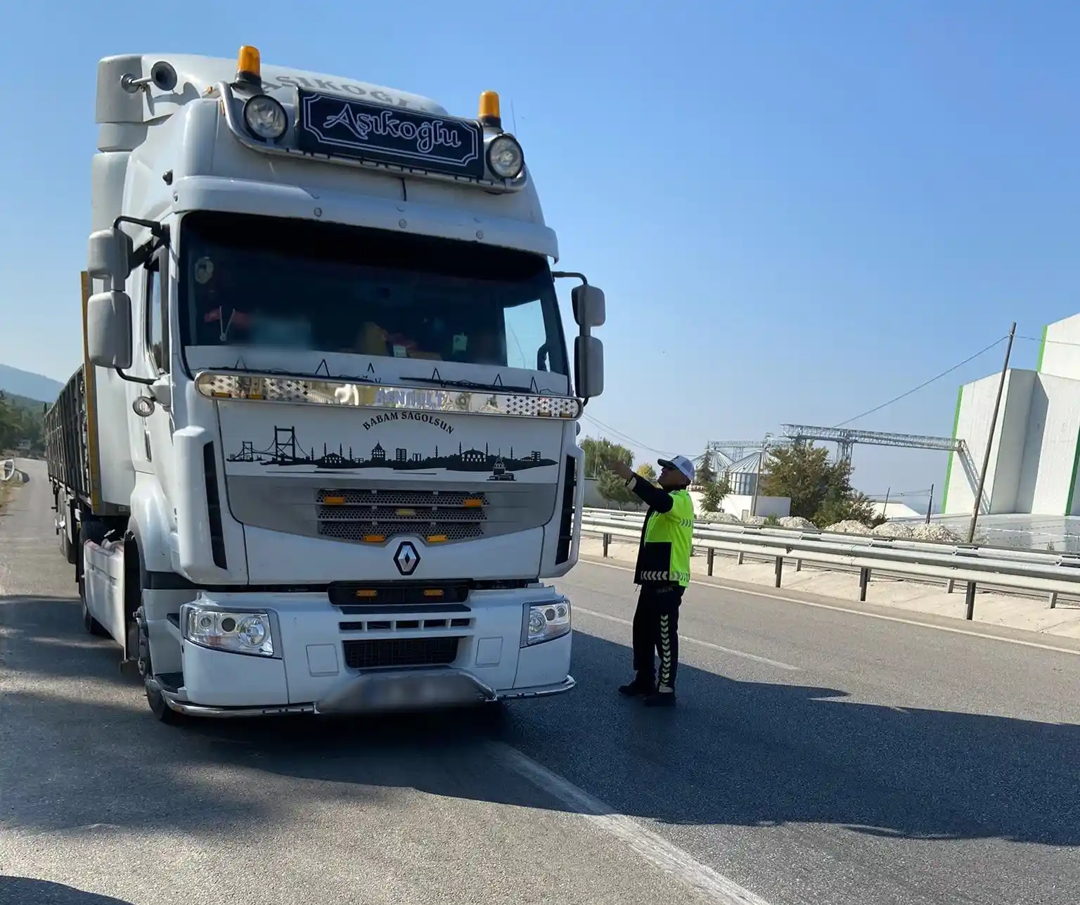 Burdur'da trafik denetiminde sürücülere ceza yağdı