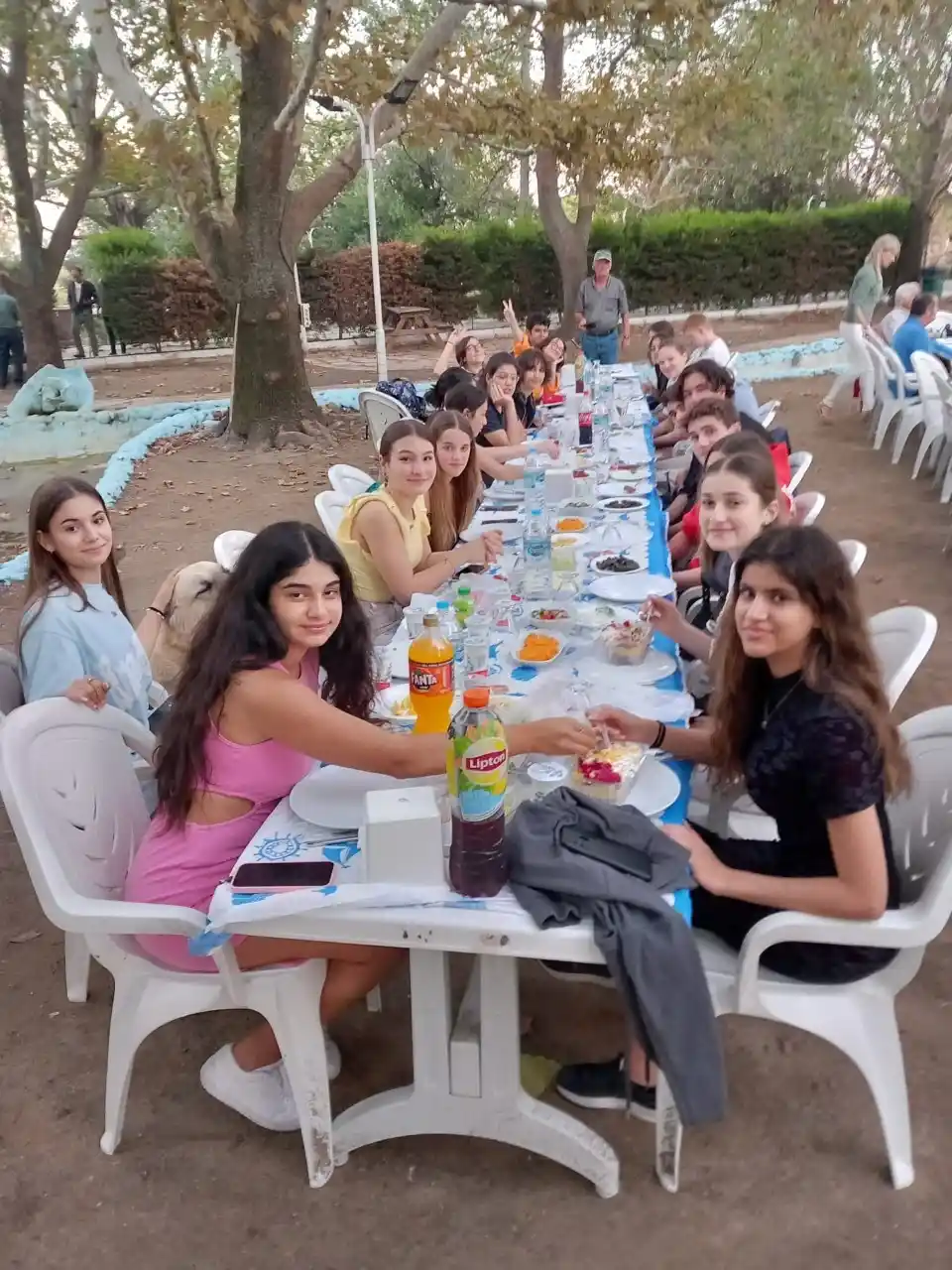 Burhaniyeli gençler Alman konukları uğurladı