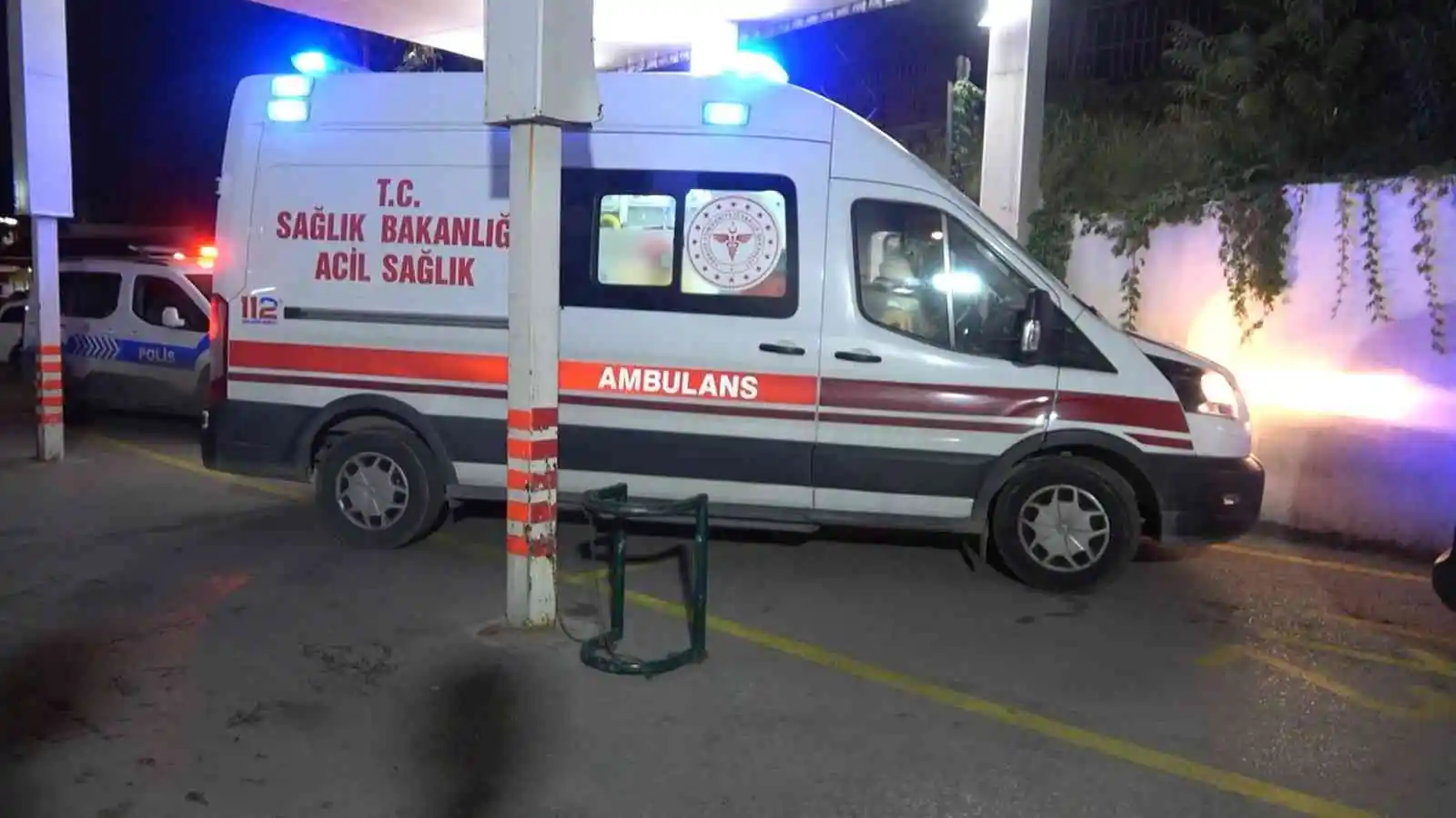 Bursa’da bir tekstil firmasında çalışan 50’den fazla işçi yemekten zehirlendi, hasta yakınları yemek şirketinin sahibine isyan etti