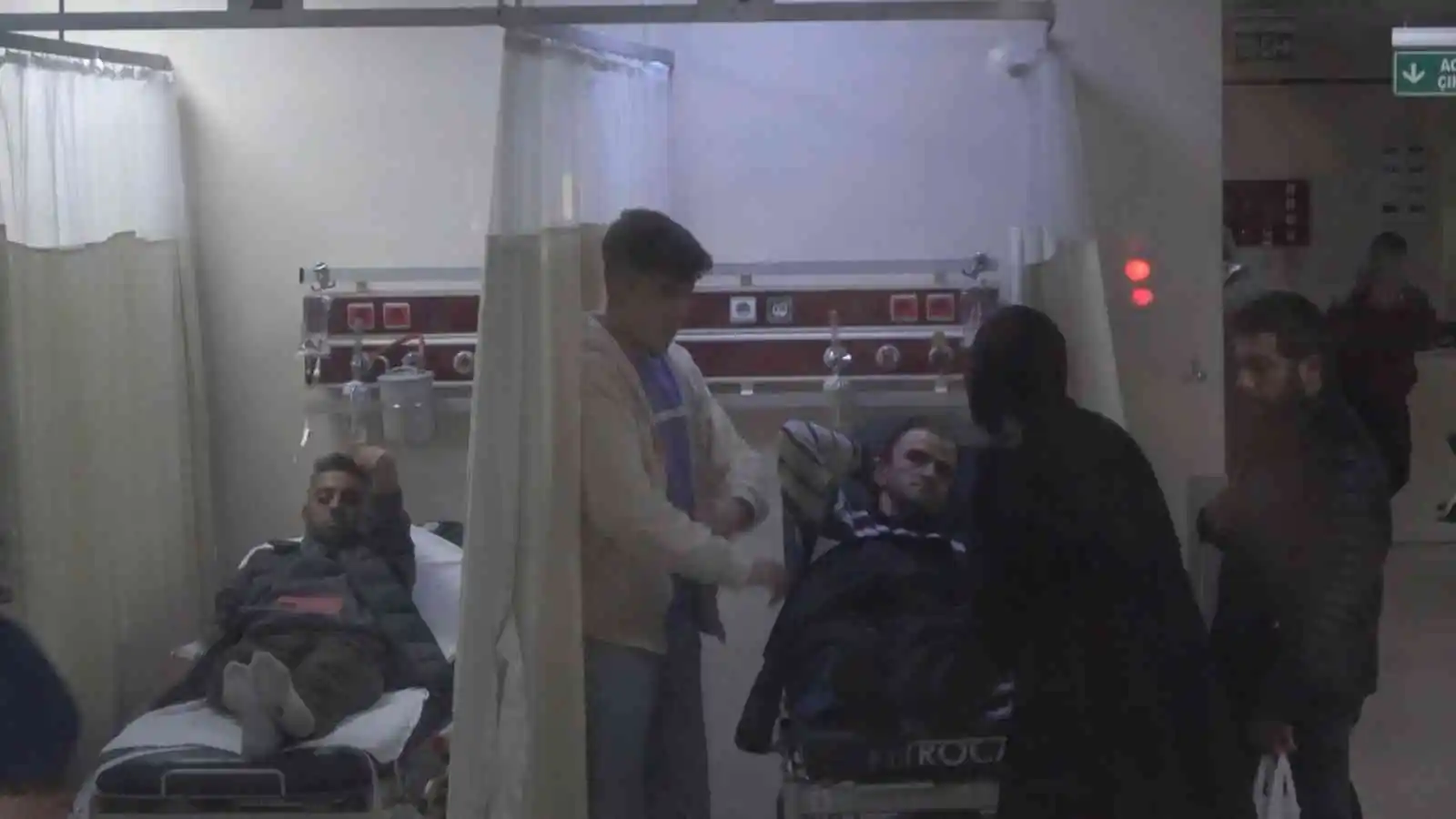 Bursa’da bir tekstil firmasında çalışan 50’den fazla işçi yemekten zehirlendi, hasta yakınları yemek şirketinin sahibine isyan etti