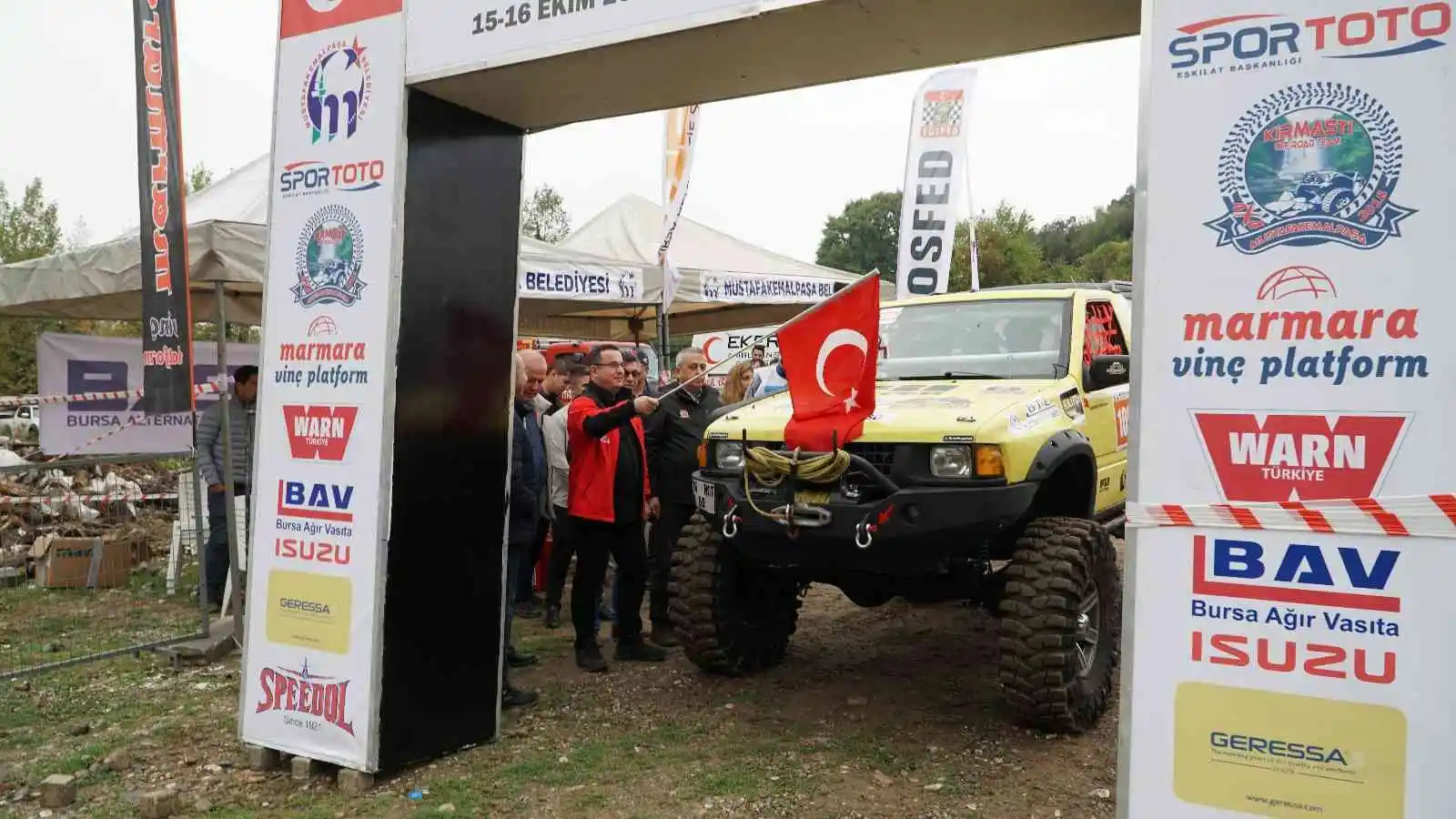 Bursa'da offroad yarışları nefesleri kesti
