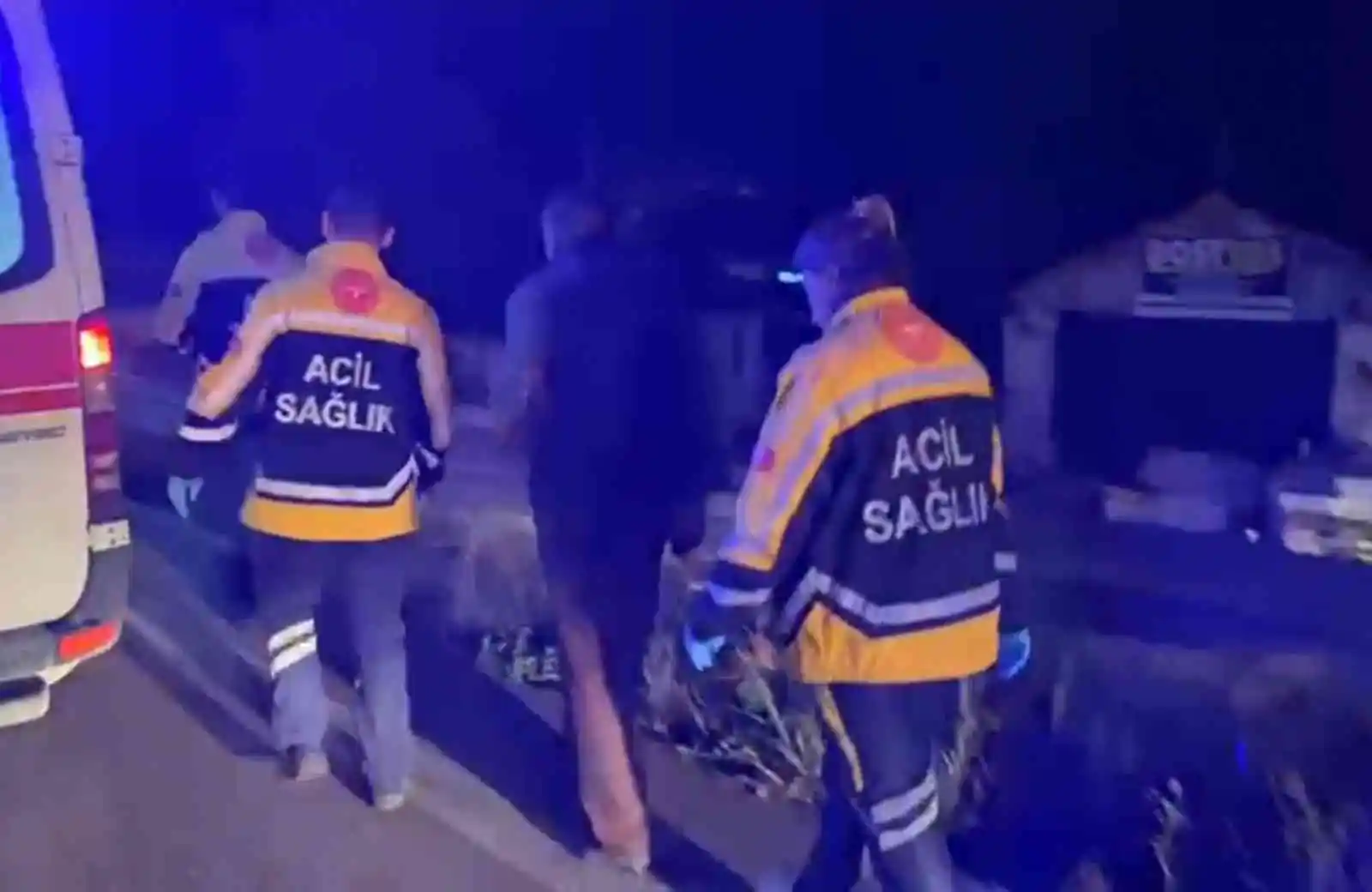 Bursa’da önünü kestikleri kamyonun şoförünü dövüp hastanelik ettiler