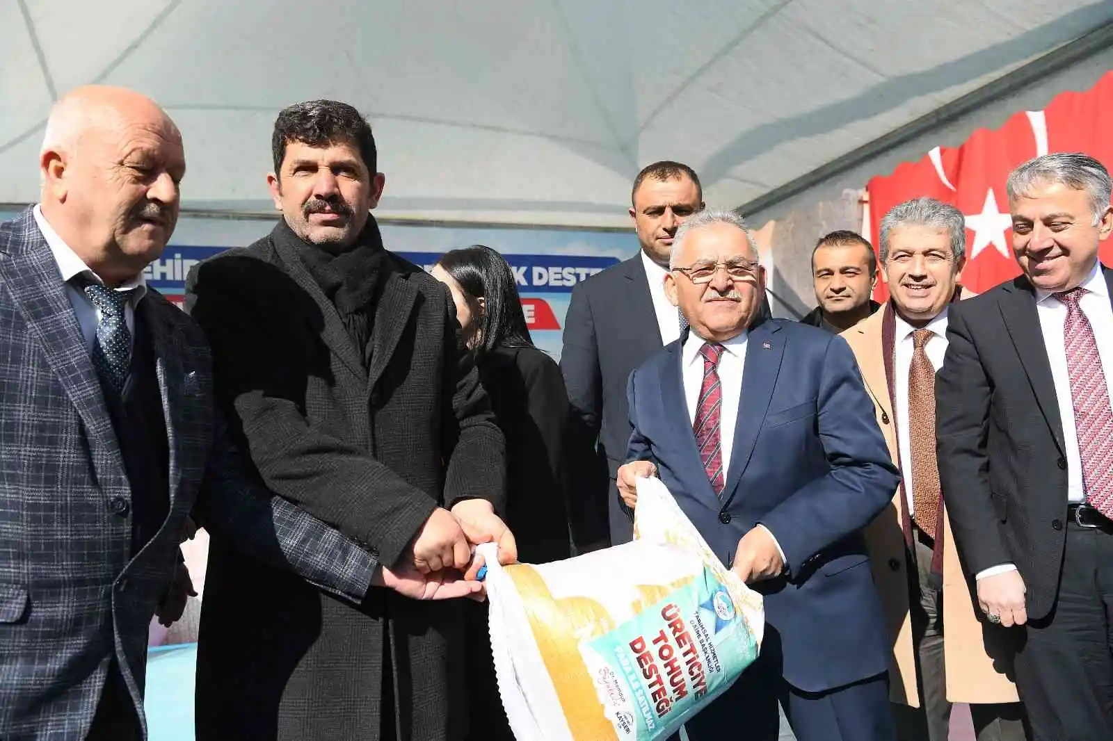 Büyükşehir'den tarıma 34,5 milyon TL'lik tohum desteği