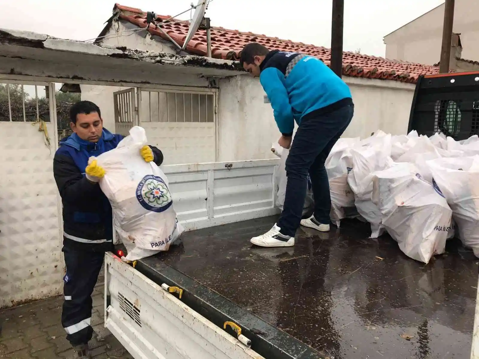 Büyükşehir'den vatandaşlara yakacak desteği