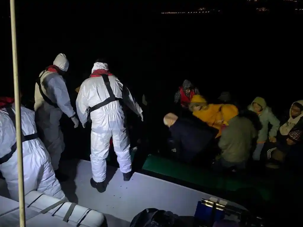 Çanakkale'de 47 düzensiz göçmen kurtarıldı