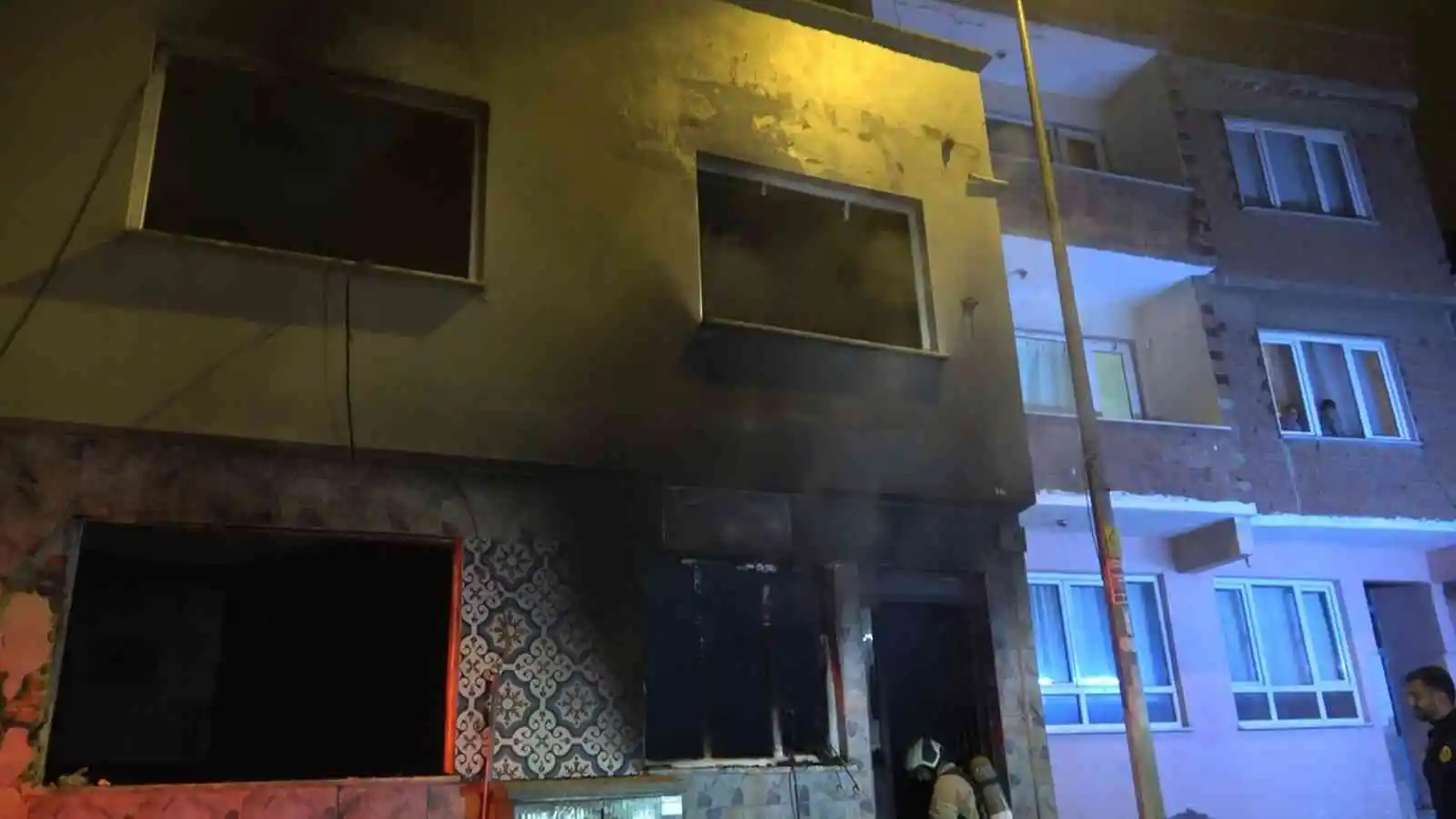 Canı sıkıldıkça evini yakıyor: Yaşadığı evi üçüncü kez ateşe verdi