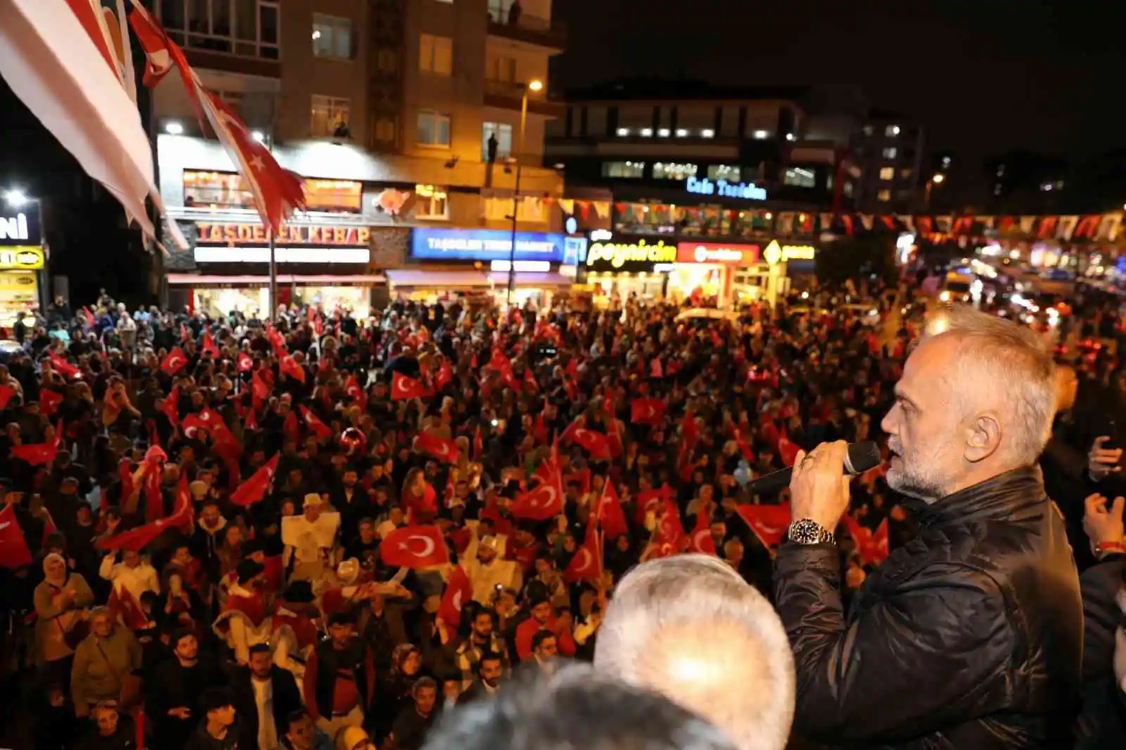 Çekmeköy'de 29 Ekim Cumhuriyet Bayramı coşku ile kutlandı
