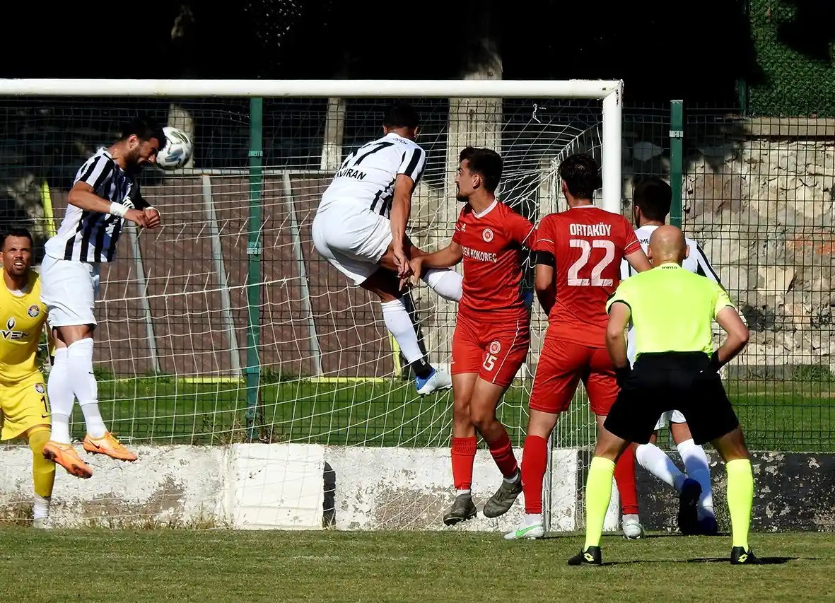 Çeşme Belediyespor, kendi sahasındaki ilk maçında 3 puan aldı
