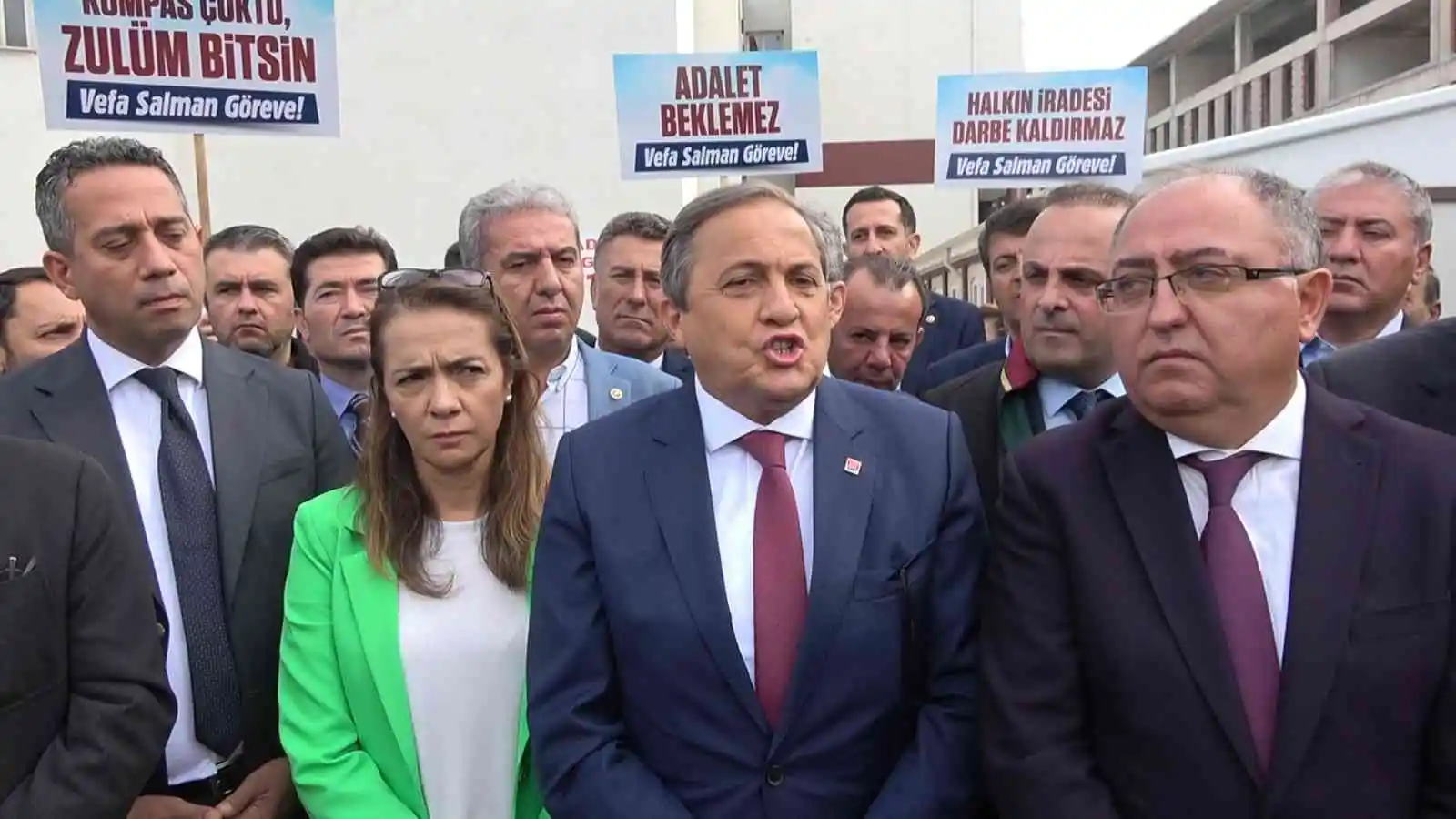CHP'li vekil mahkemeye hakaret etti