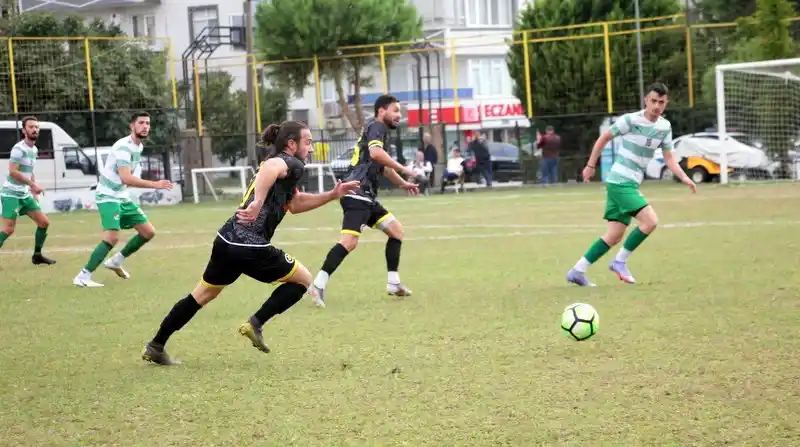 Çınarcık Belediyespor yeni sezonu hazırlık maçıyla açtı