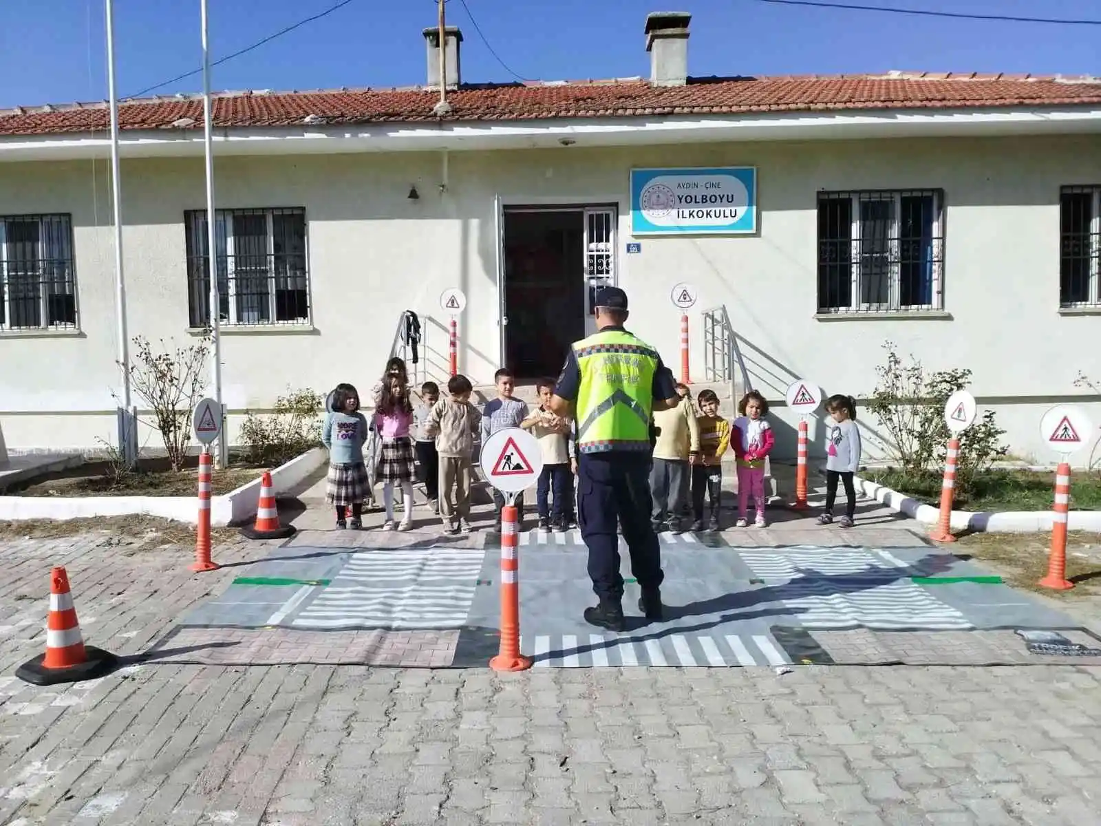 Çine'de 21 öğrenci "trafik dedektifi" oldu
