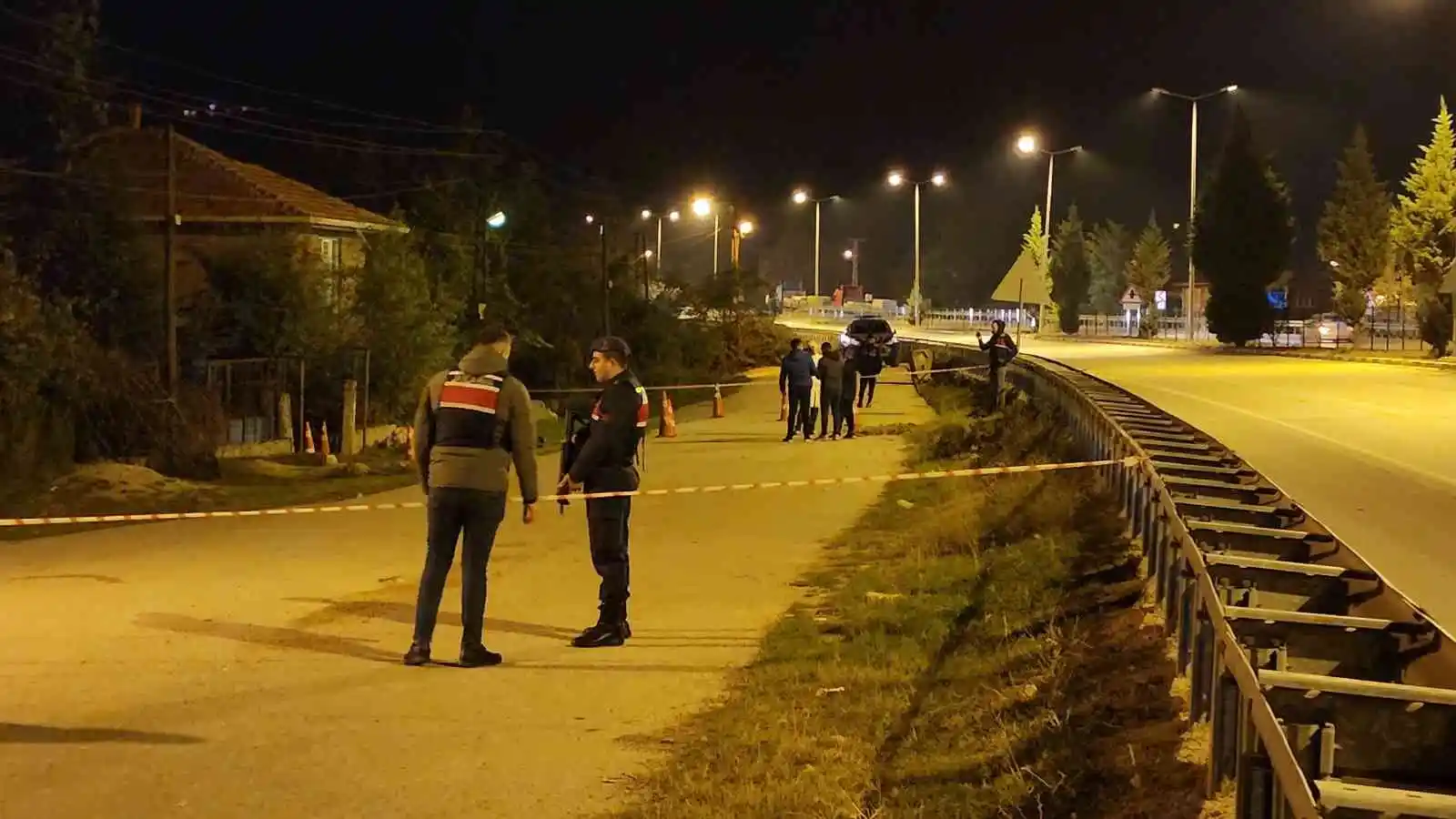 Çocukların atış talimi can aldı